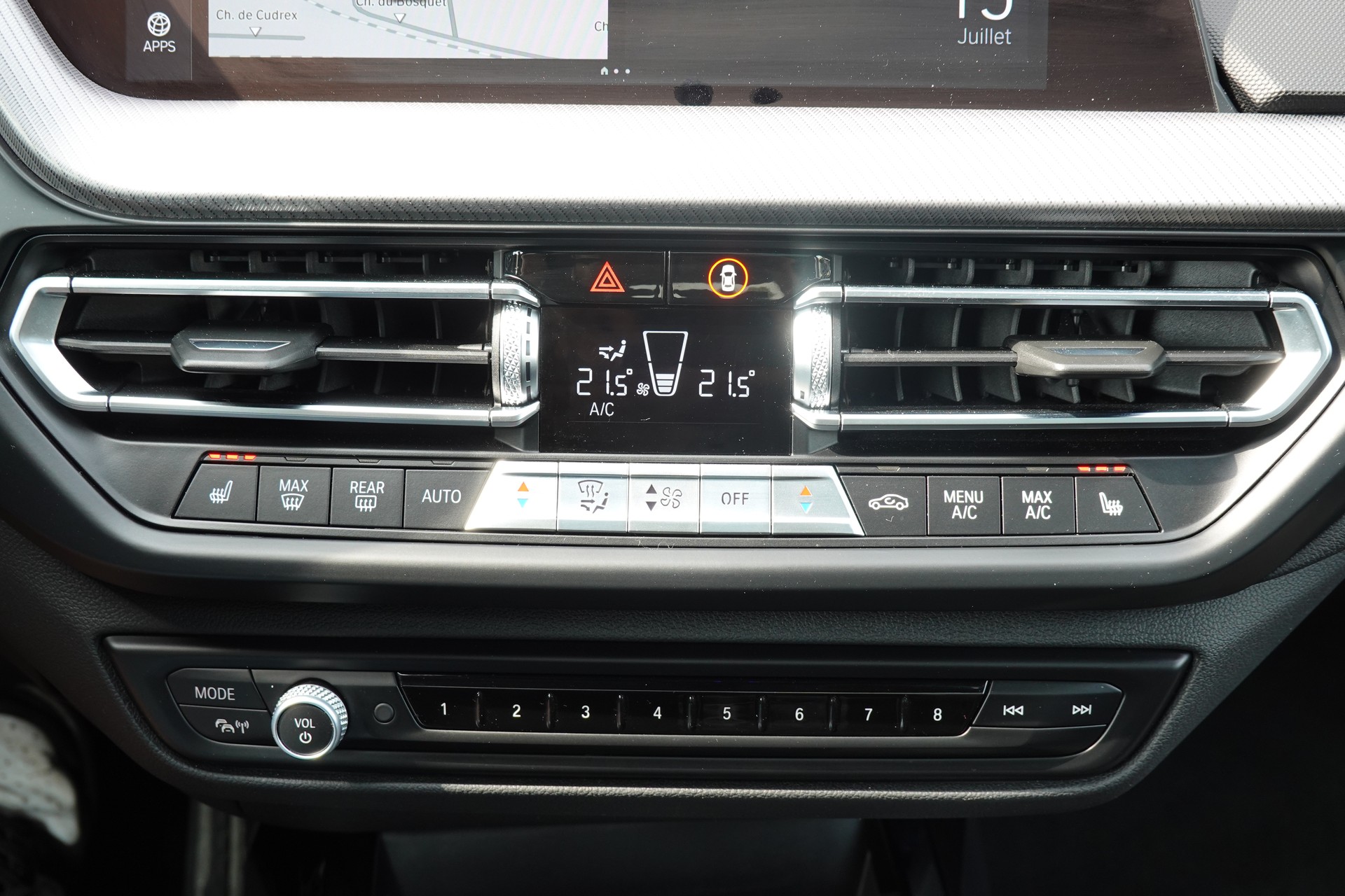 BMW M235i Gran Coupé xDrive - "CH Auto * Harman Kardon * Caméra * Tempomat Adaptatif * Service gratuit * Sièges Sport"-image-17