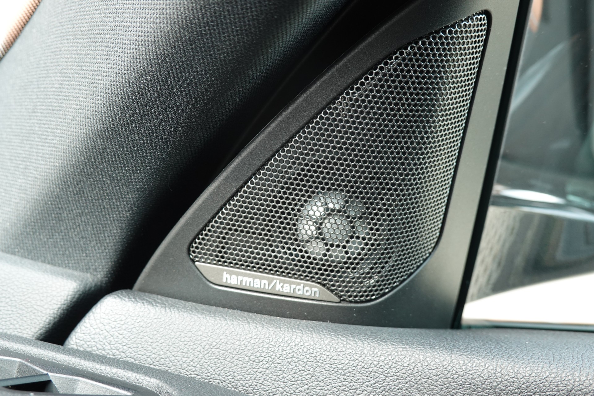 BMW M235i Gran Coupé xDrive - "CH Auto * Harman Kardon * Caméra * Tempomat Adaptatif * Service gratuit * Sièges Sport"-image-20