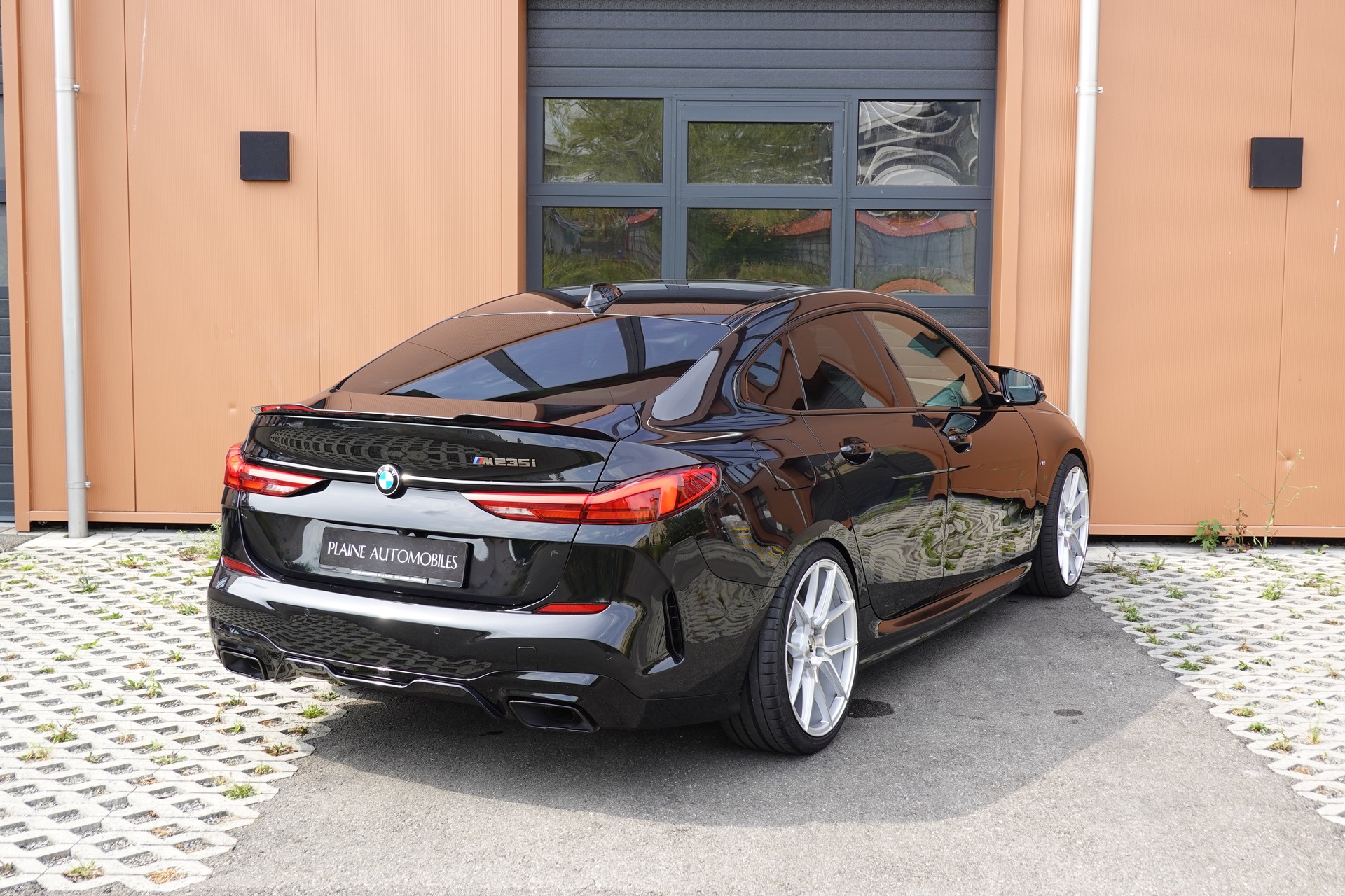 BMW M235i Gran Coupé xDrive - "CH Auto * Harman Kardon * Caméra * Tempomat Adaptatif * Service gratuit * Sièges Sport"-image-7
