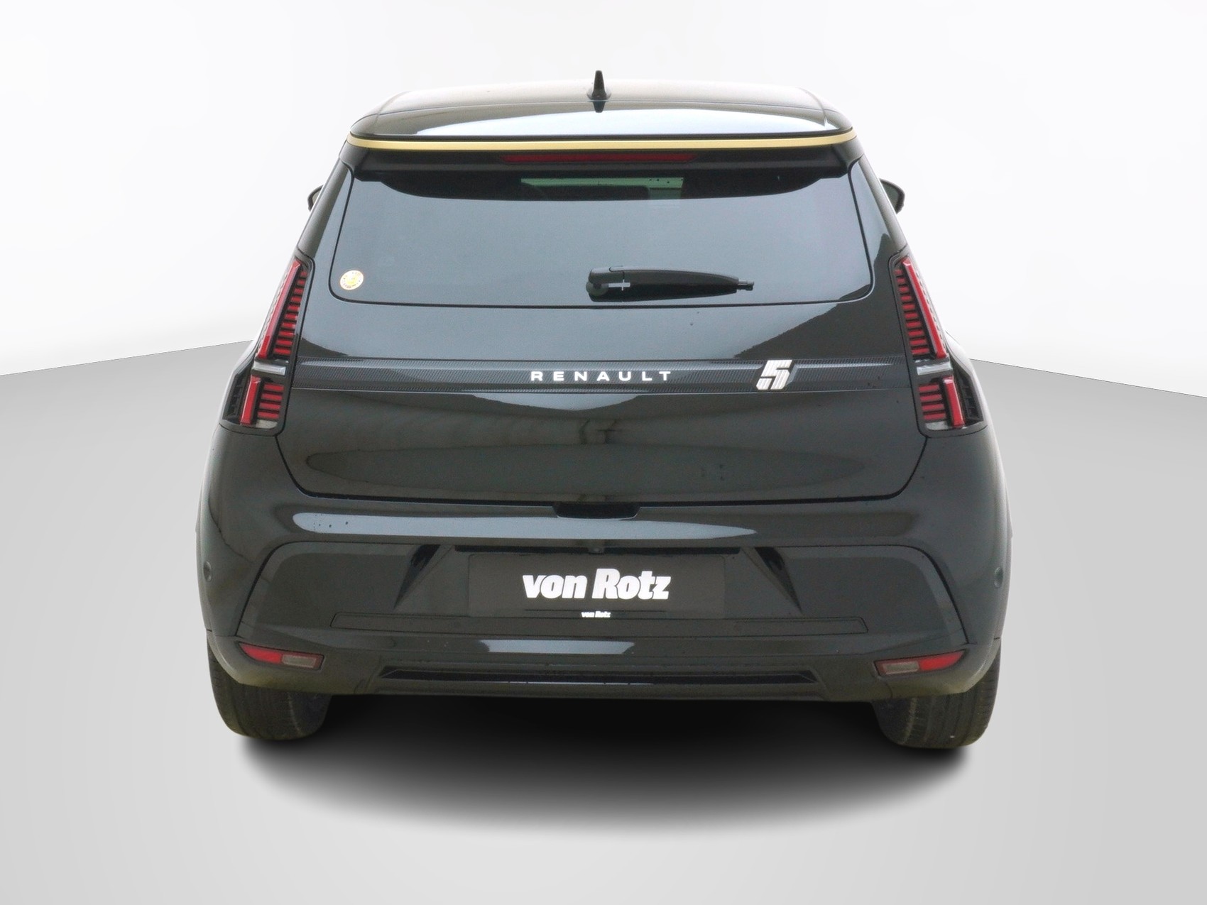 RENAULT R5 E-Tech Comfort Range iconic-showroom-element-2