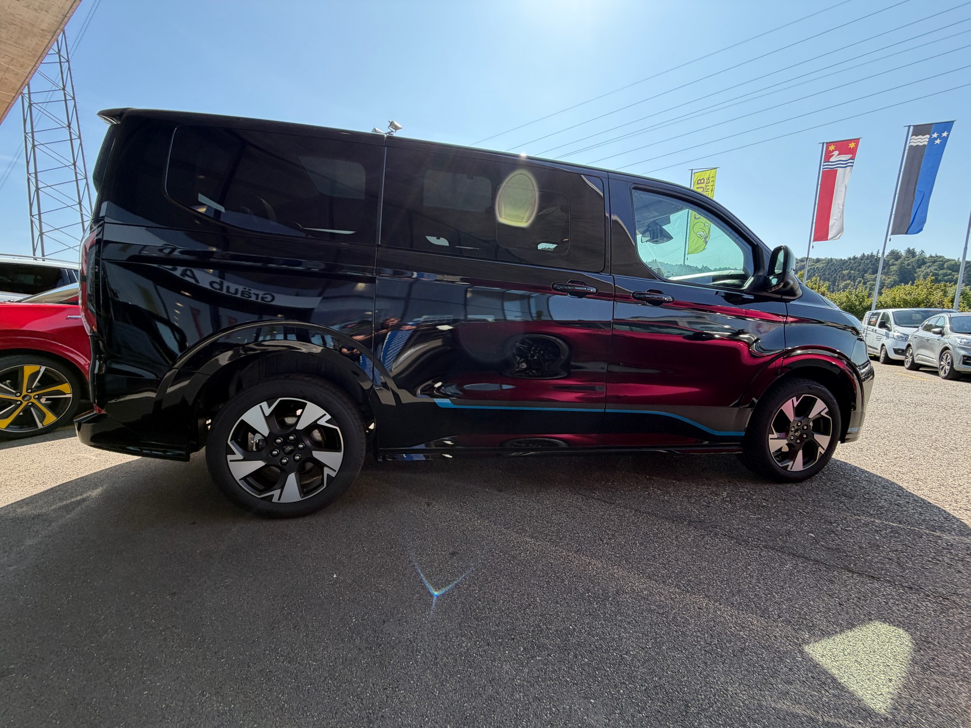 FORD Tourneo Bus 320 L1H1 Sport Automat 4x4-image-8