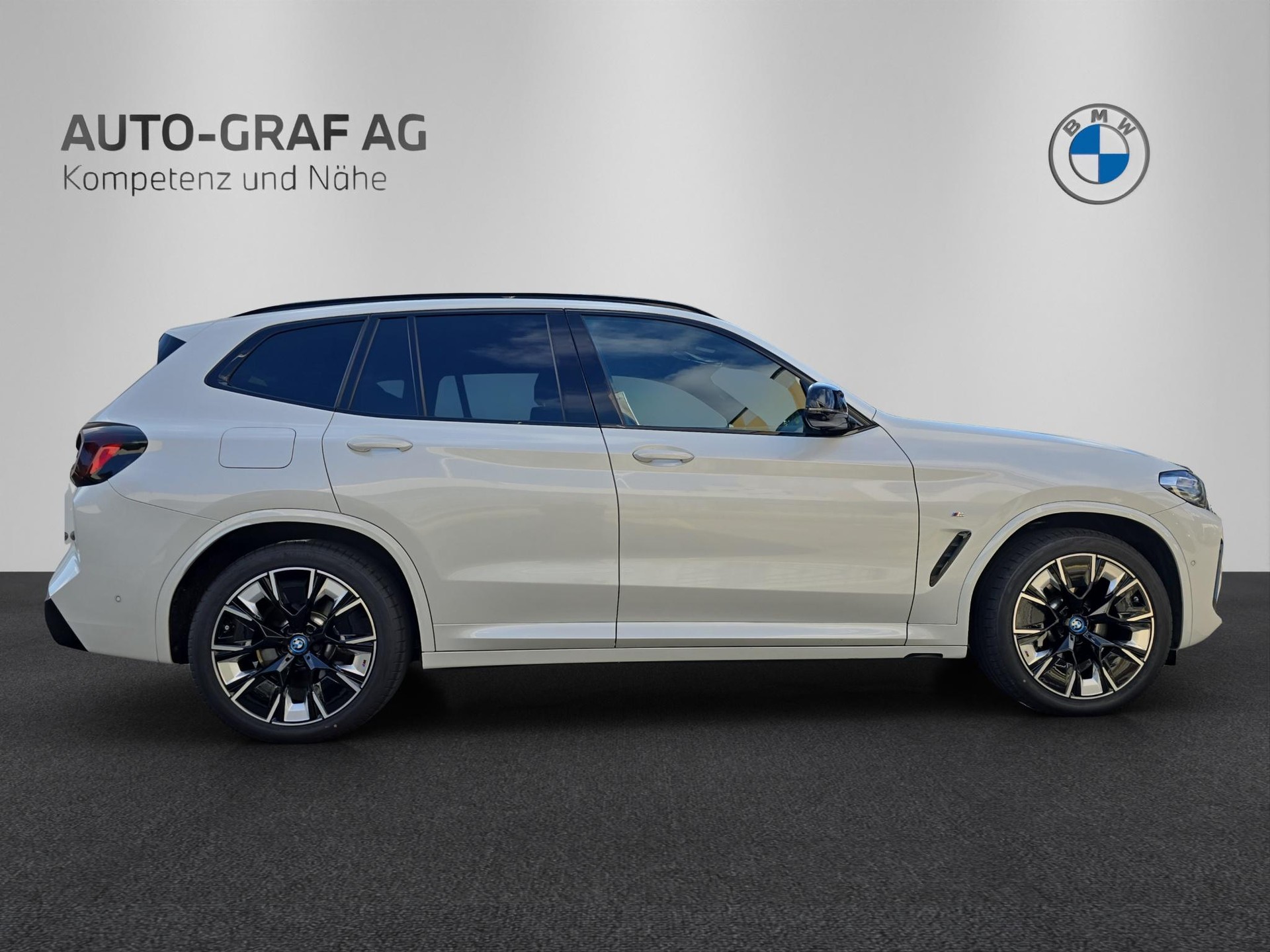 BMW iX3 Impressive-image-5