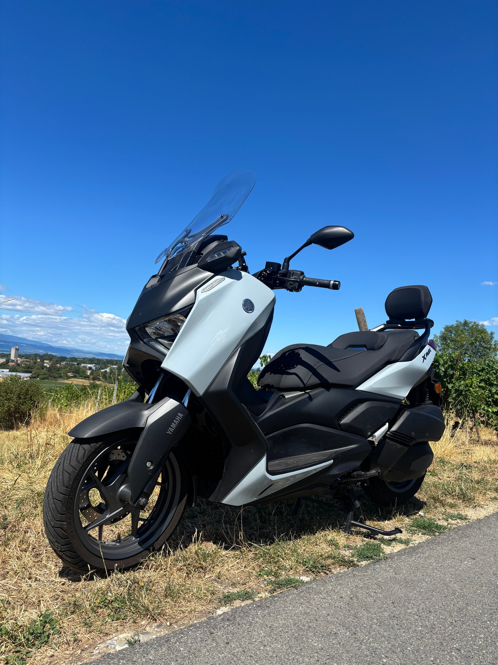YAMAHA X-Max 300 Tech Max+-image-2