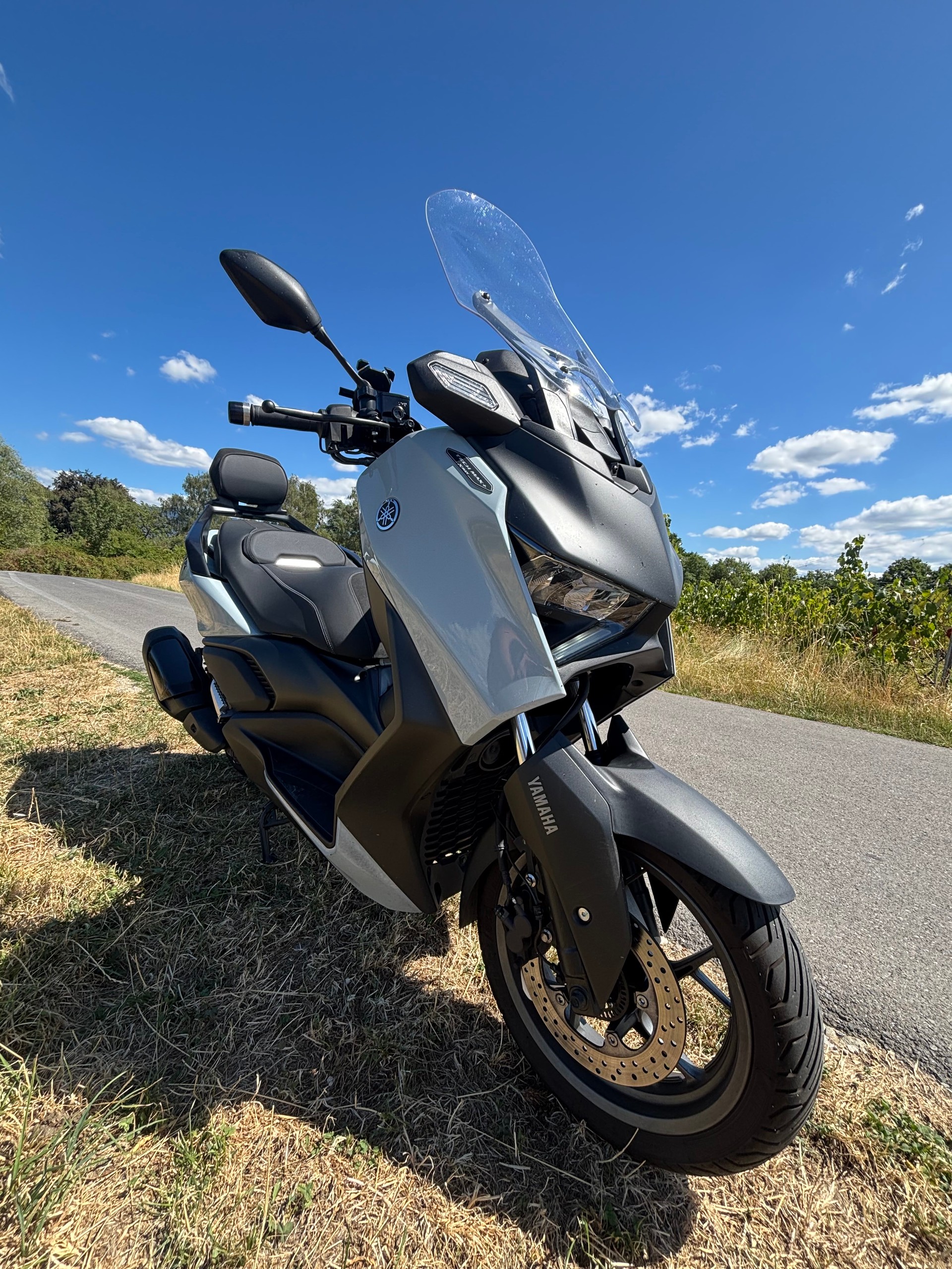YAMAHA X-Max 300 Tech Max+-image-1