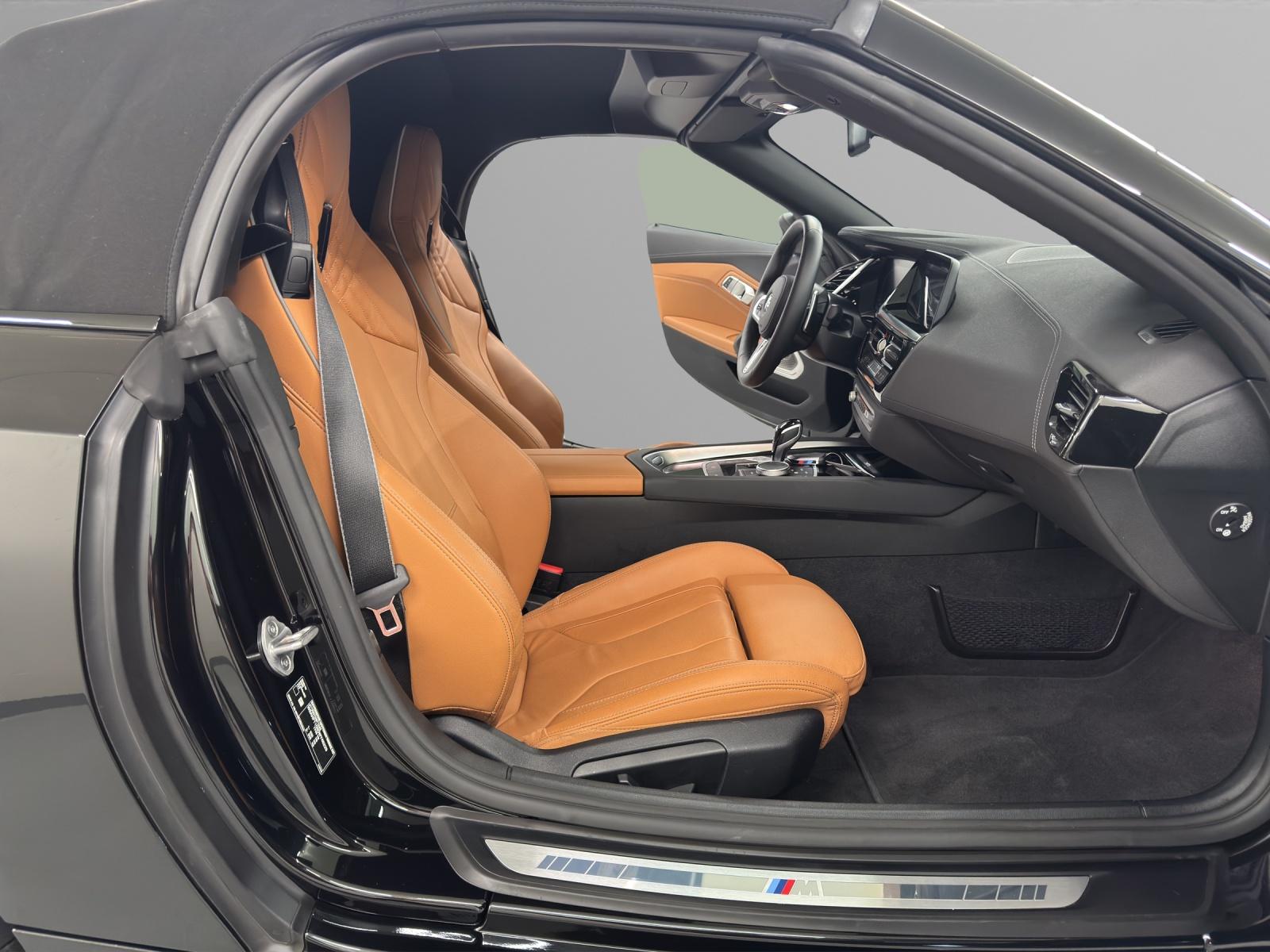 BMW Z4 20i sDrive-image-13