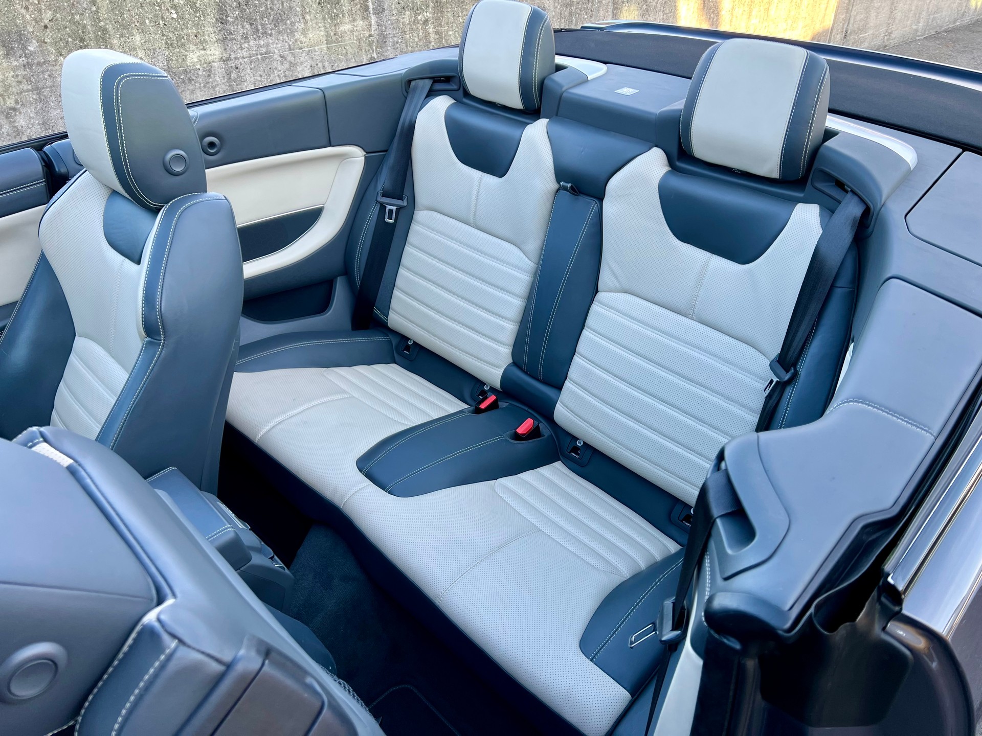 LAND ROVER Range Rover Evoque Conver. 2.0 TD4 HSE Dynamic AT9-image-17