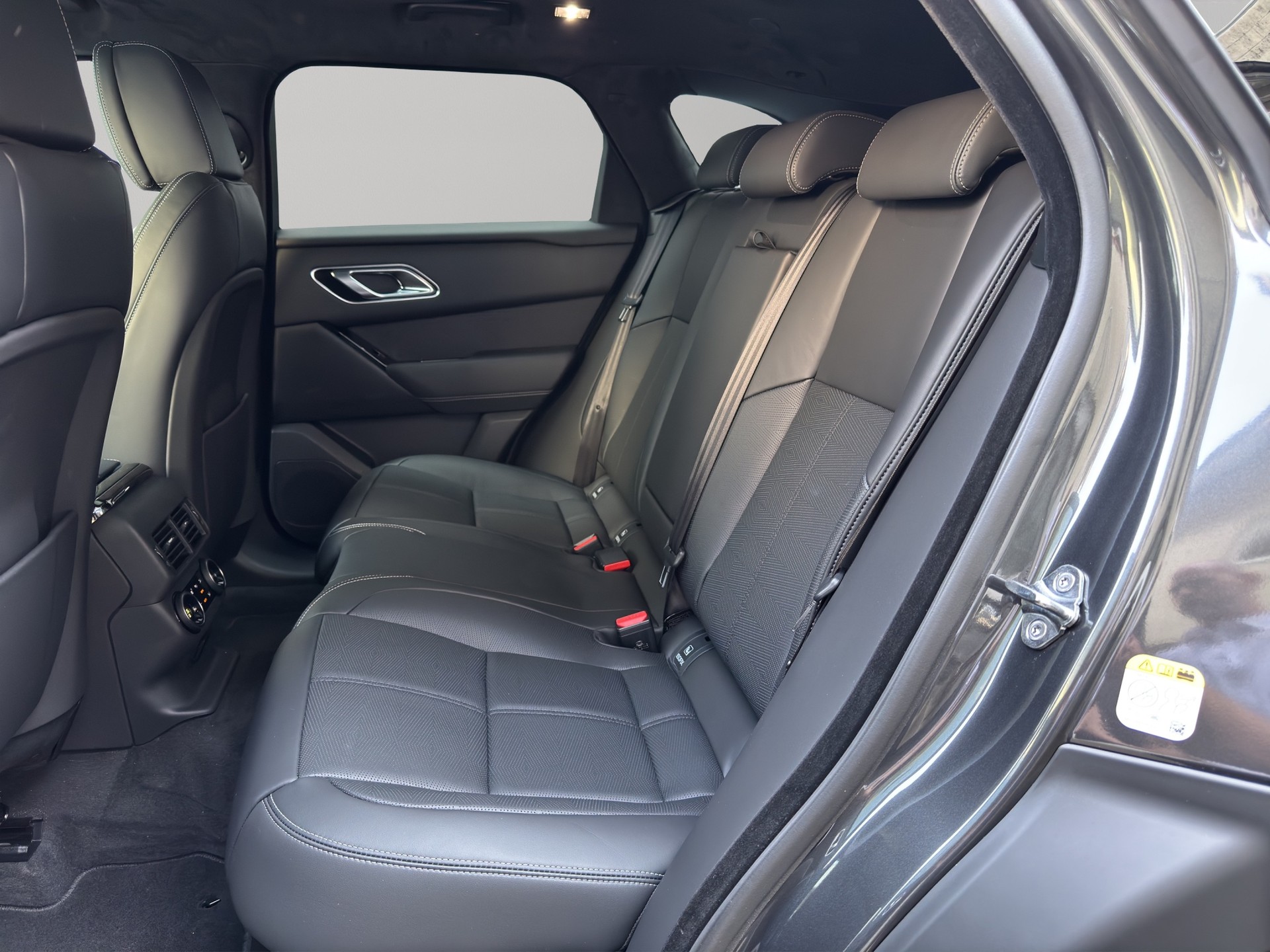 LAND ROVER Range Rover Velar 3.0 I6 Autobiography-image-17