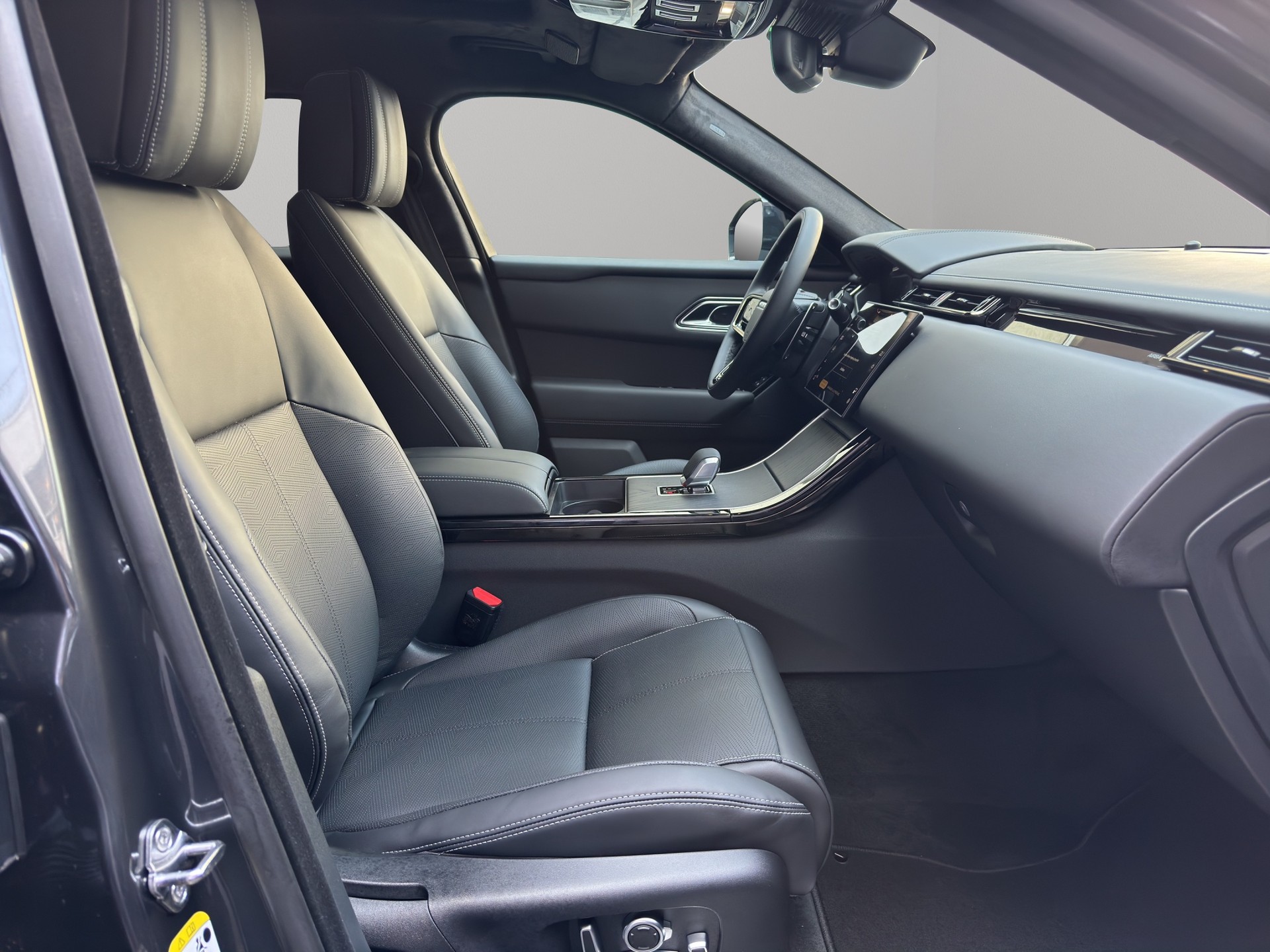LAND ROVER Range Rover Velar 3.0 I6 Autobiography-image-15