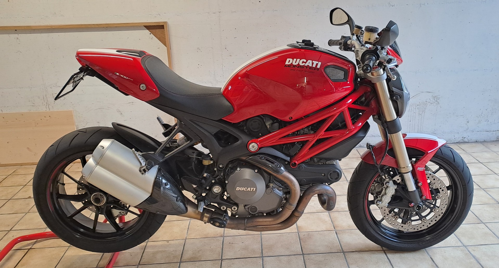 DUCATI Monster 1100 EVO ABS-image-9