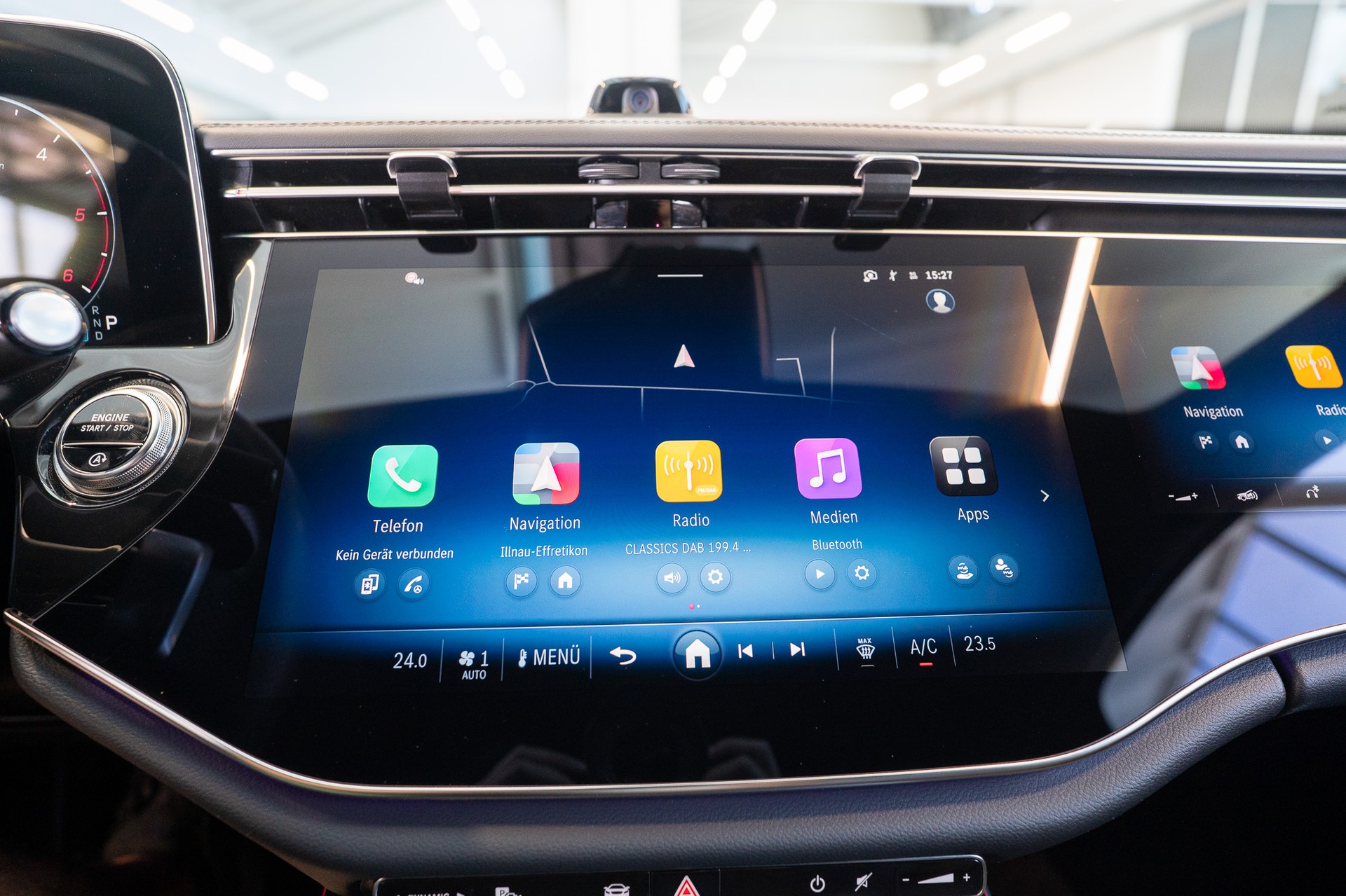 MERCEDES-BENZ E 220 d AMG Line / MBUX Superscreen / 360°Kamera / Ambientebeleuchtung-image-21