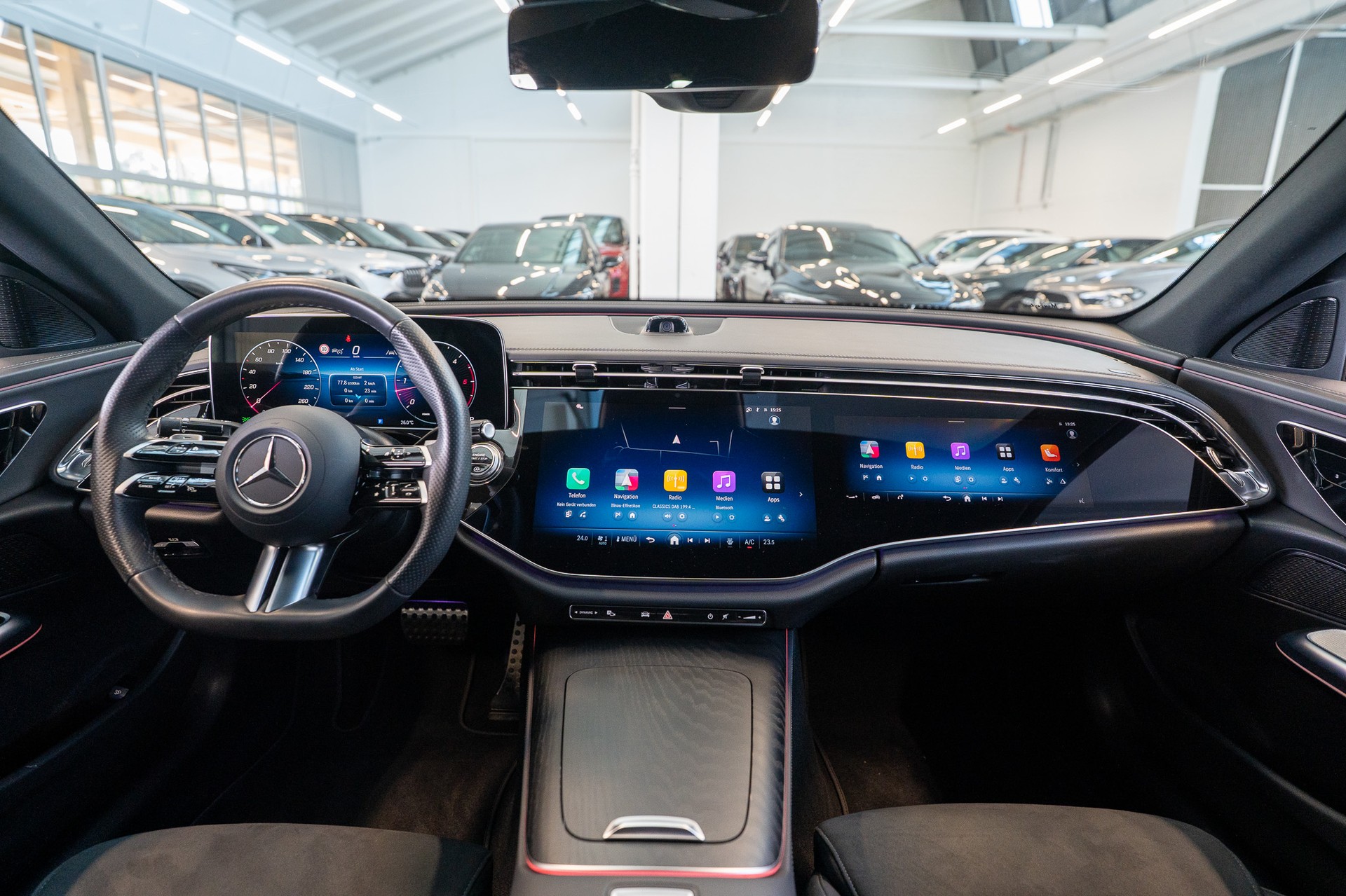 MERCEDES-BENZ E 220 d AMG Line / MBUX Superscreen / 360°Kamera / Ambientebeleuchtung-image-16