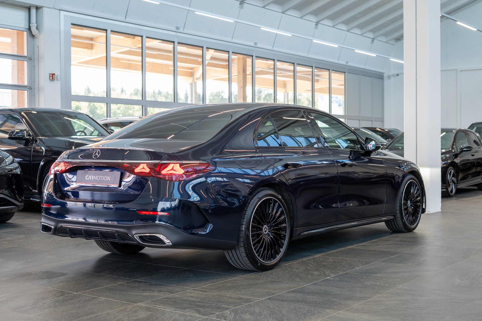 MERCEDES-BENZ E 220 d AMG Line / MBUX Superscreen / 360°Kamera / Ambientebeleuchtung-showroom-element-3