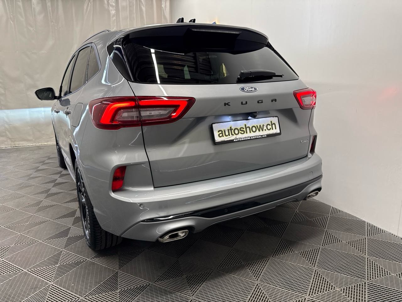 FORD Kuga 2.5 PHEV ST-Line X 243PS-image-17
