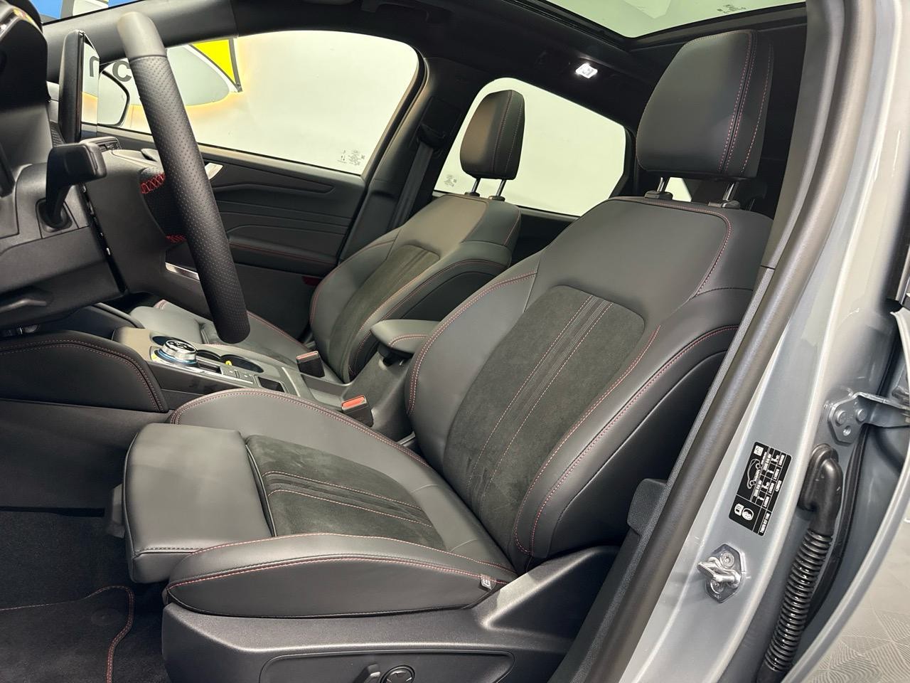 FORD Kuga 2.5 PHEV ST-Line X 243PS-showroom-element-3