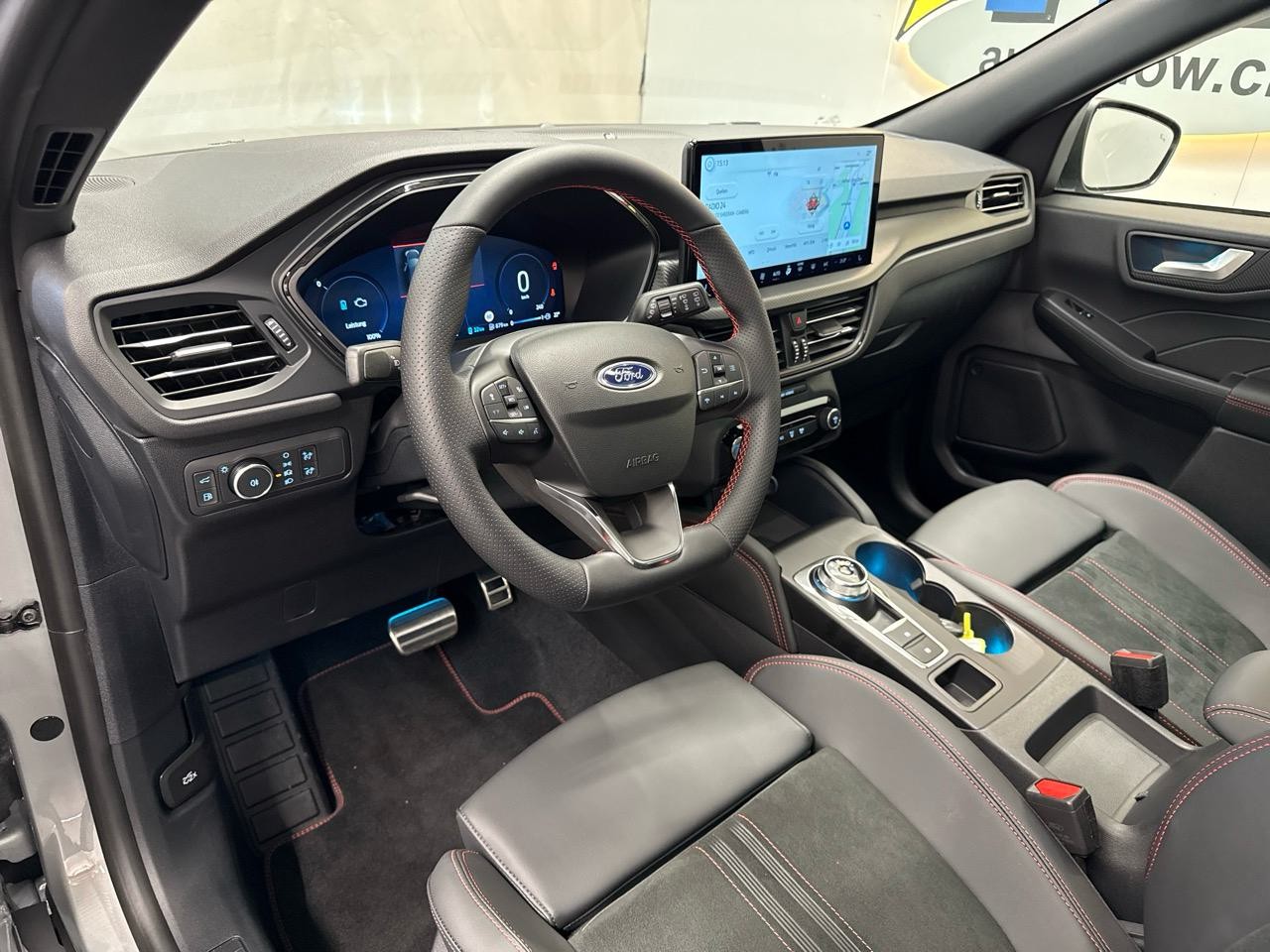 FORD Kuga 2.5 PHEV ST-Line X 243PS-showroom-element-2