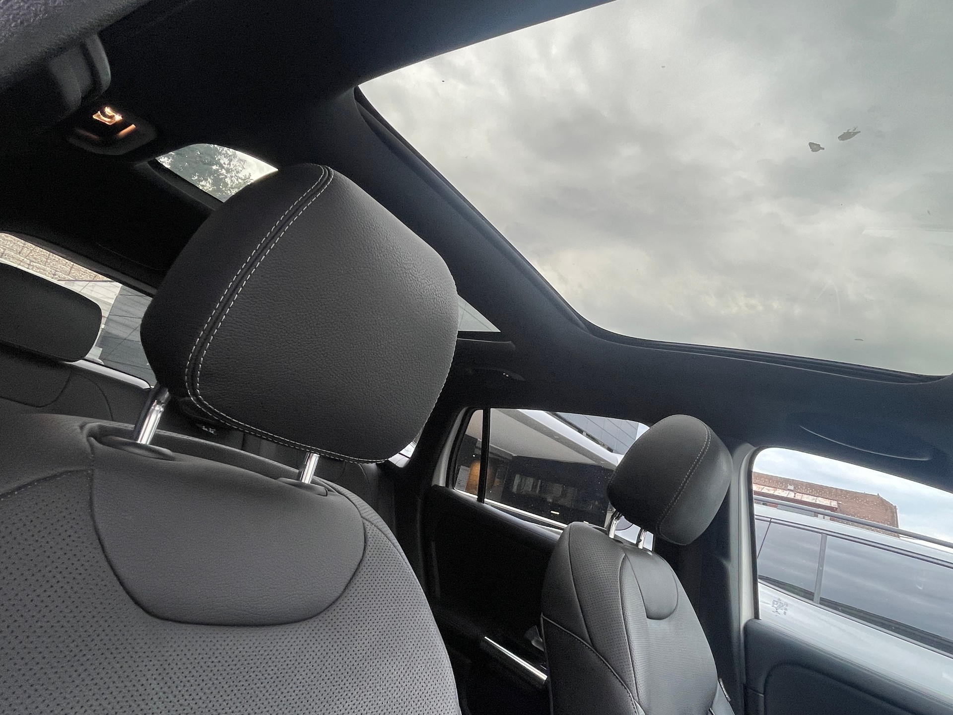 MERCEDES-BENZ EQA 350 AMG Line 4Matic-image-19