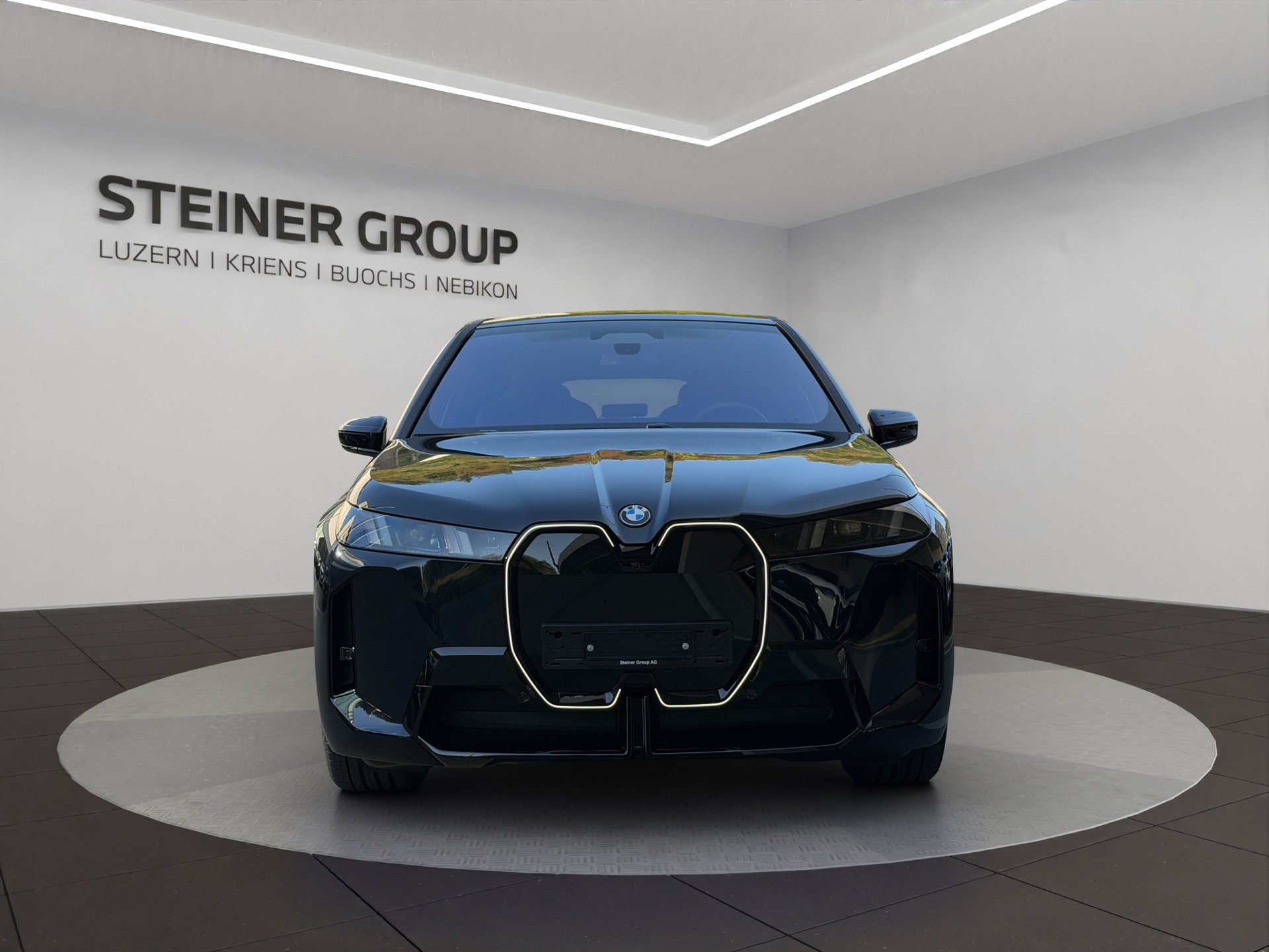 BMW iX xDrive60 M Sport Pro-showroom-element-1