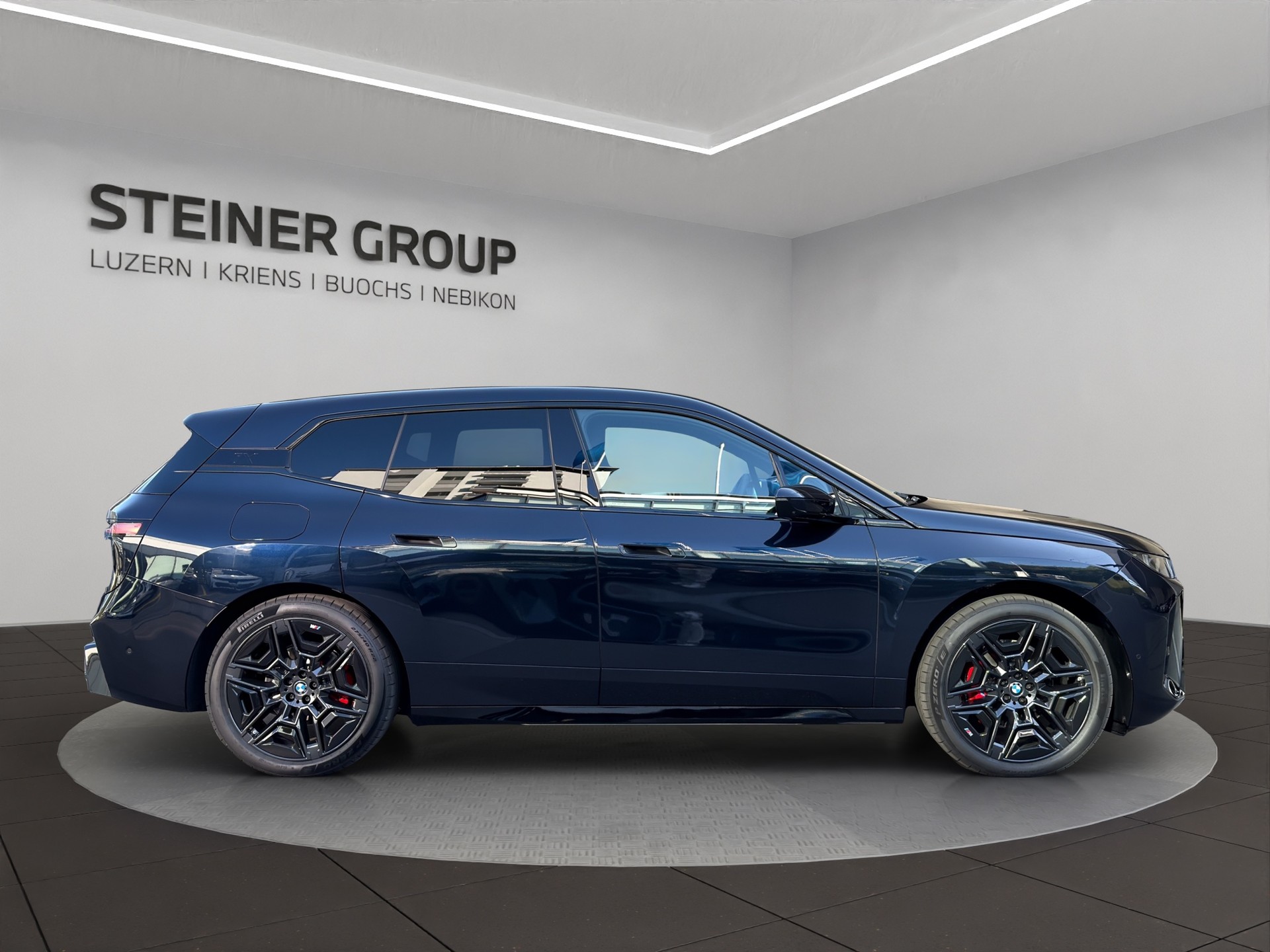 BMW iX xDrive60 M Sport Pro-showroom-element-3