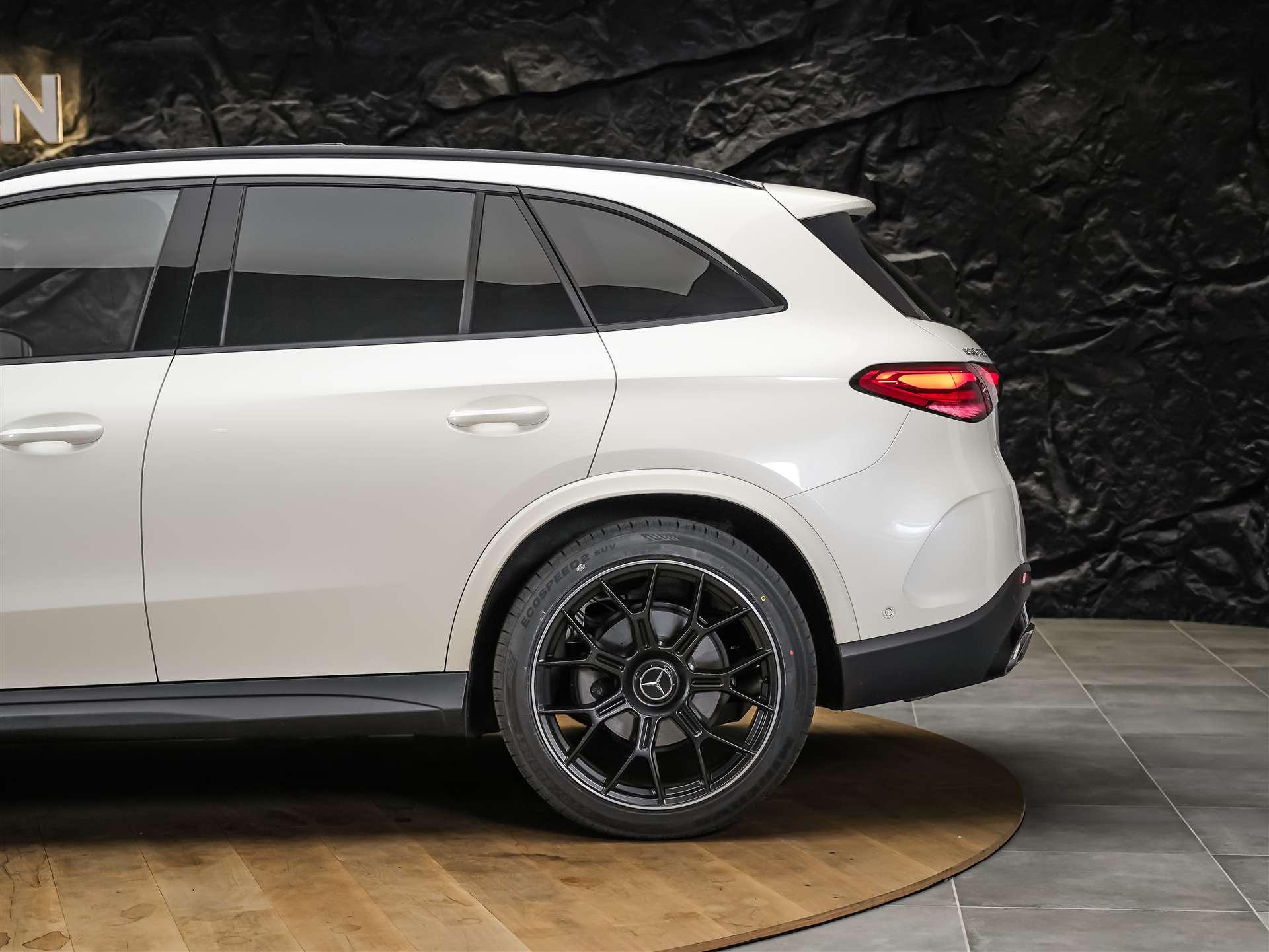 MERCEDES-BENZ GLC 300 4Matic AMG Line 9G-Tronic *21" Felgen*Panorama*AHK*-image-18