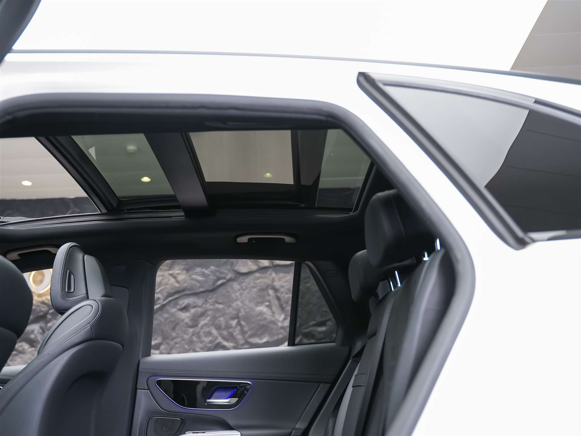 MERCEDES-BENZ GLC 300 4Matic AMG Line 9G-Tronic *21" Felgen*Panorama*AHK*-image-12