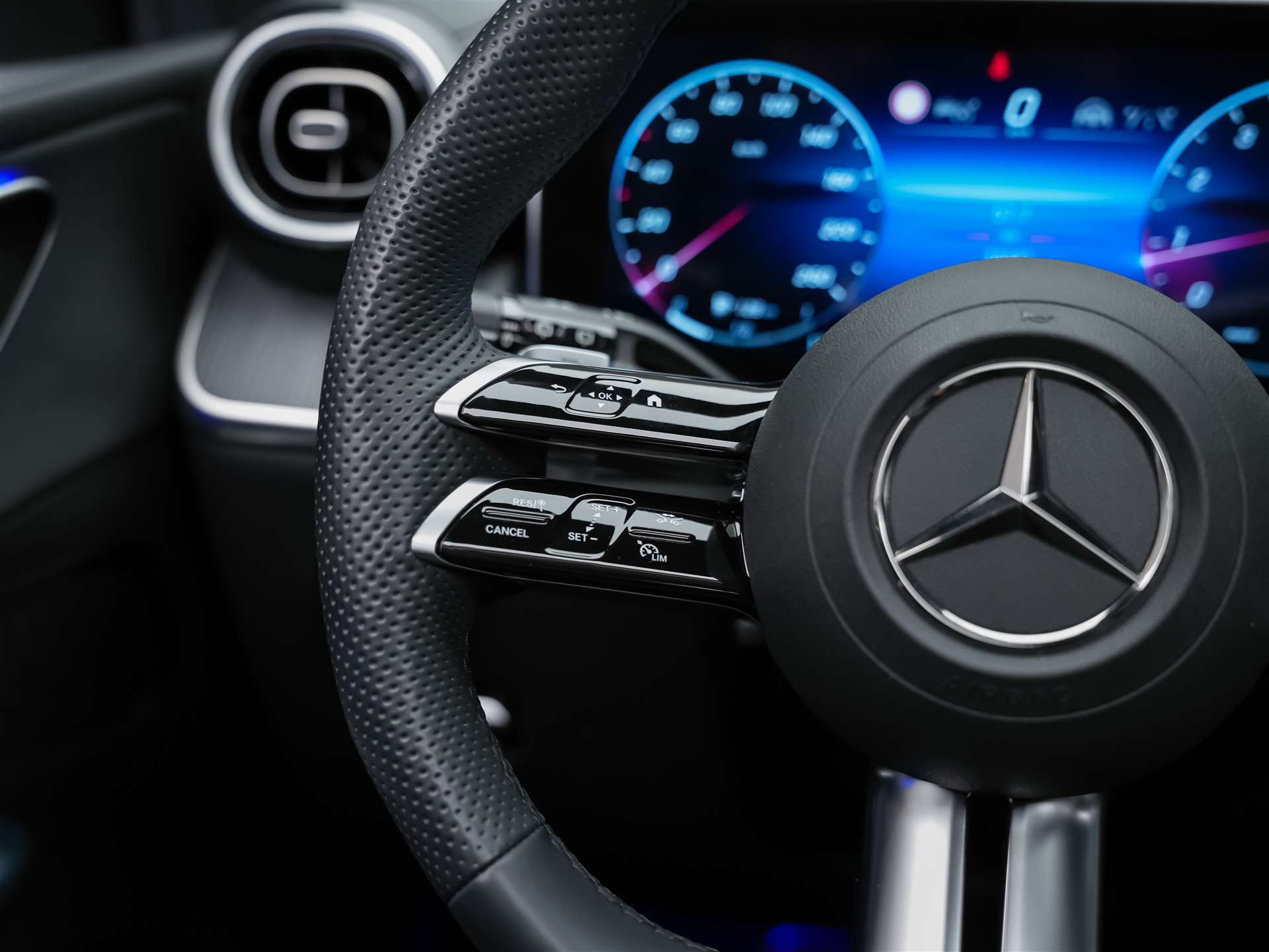MERCEDES-BENZ GLC 300 4Matic AMG Line 9G-Tronic *21" Felgen*Panorama*AHK*-image-28