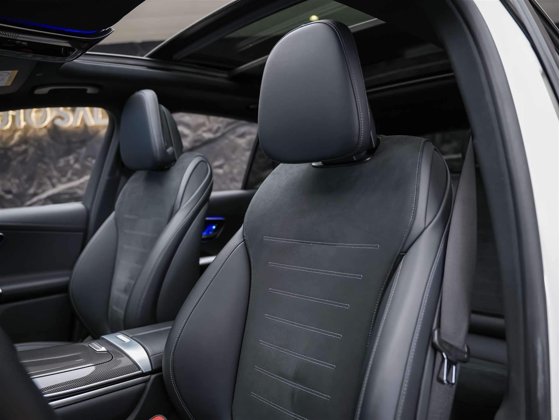 MERCEDES-BENZ GLC 300 4Matic AMG Line 9G-Tronic *21" Felgen*Panorama*AHK*-image-9