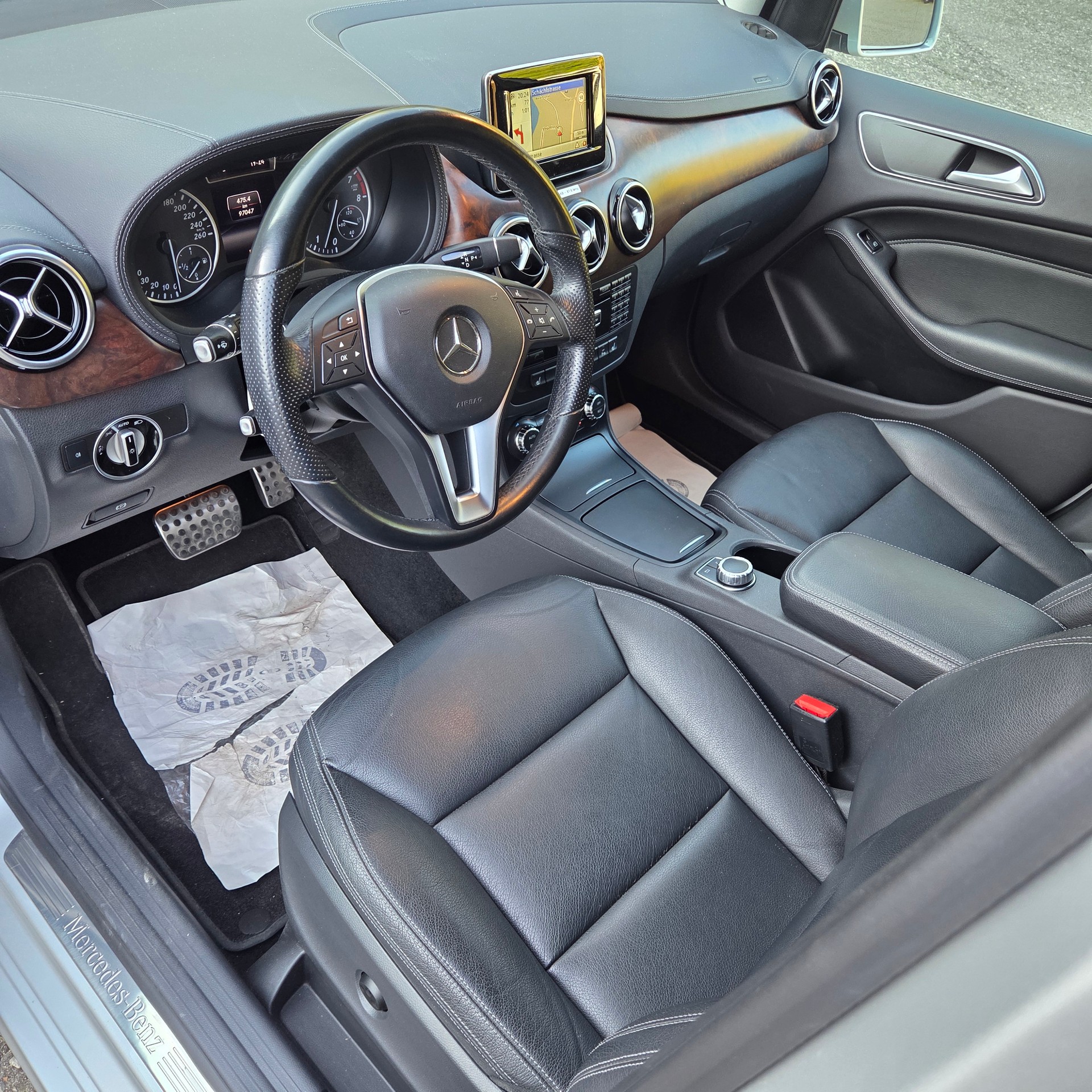 MERCEDES-BENZ B 220 4Matic 7G-DCT-image-11