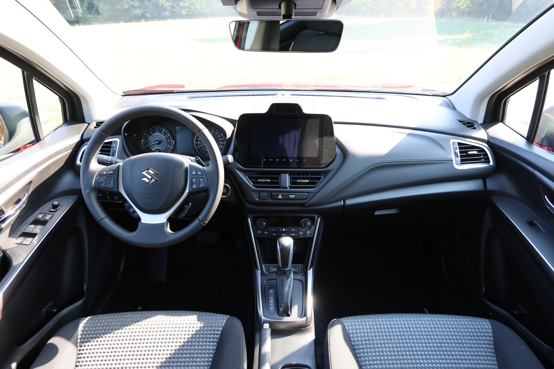 SUZUKI S-Cross 1.4T Compact+-showroom-element-3