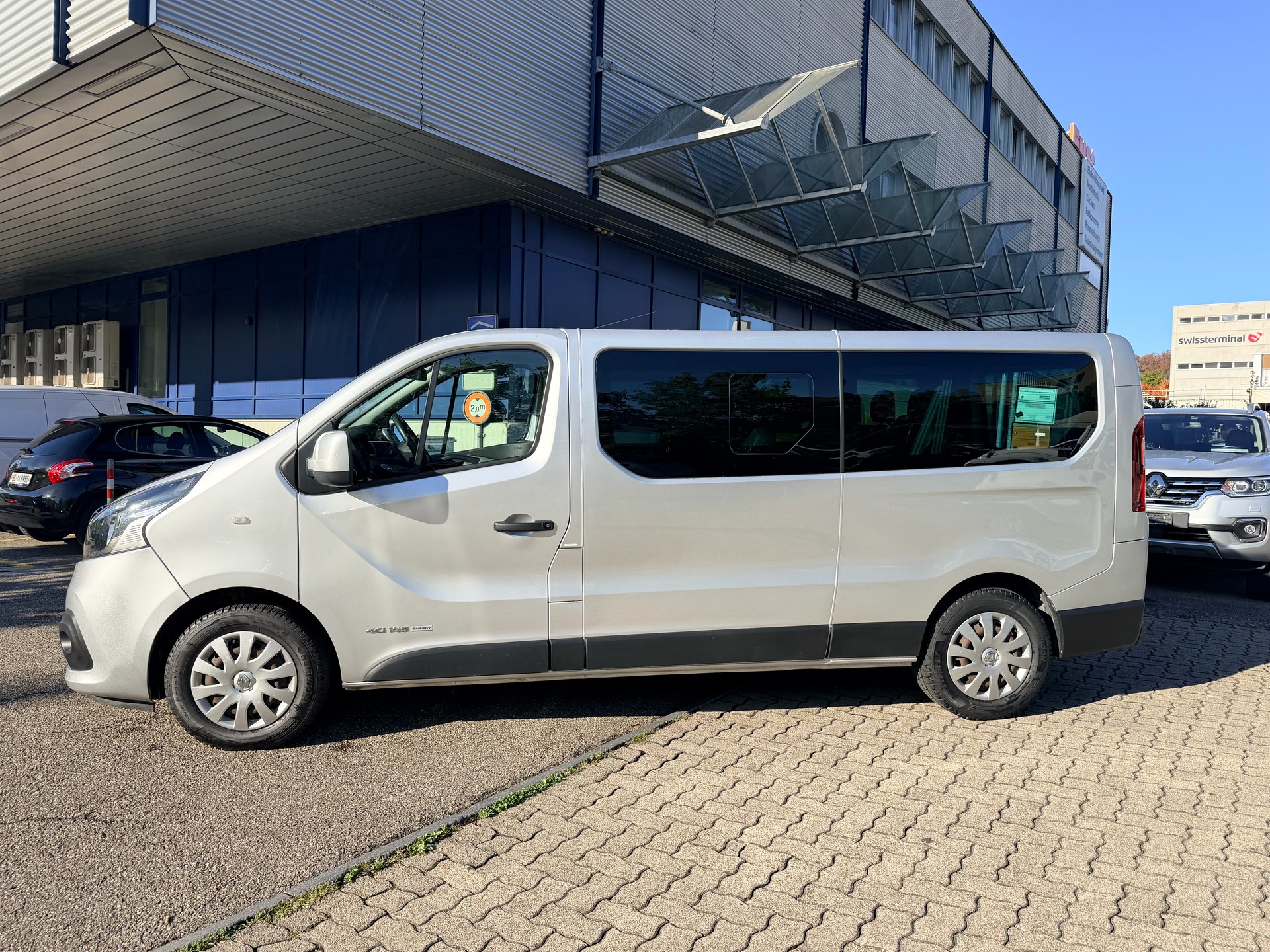 RENAULT Trafic ENERGY dCi 145 Grand Passenger Expression-image-5