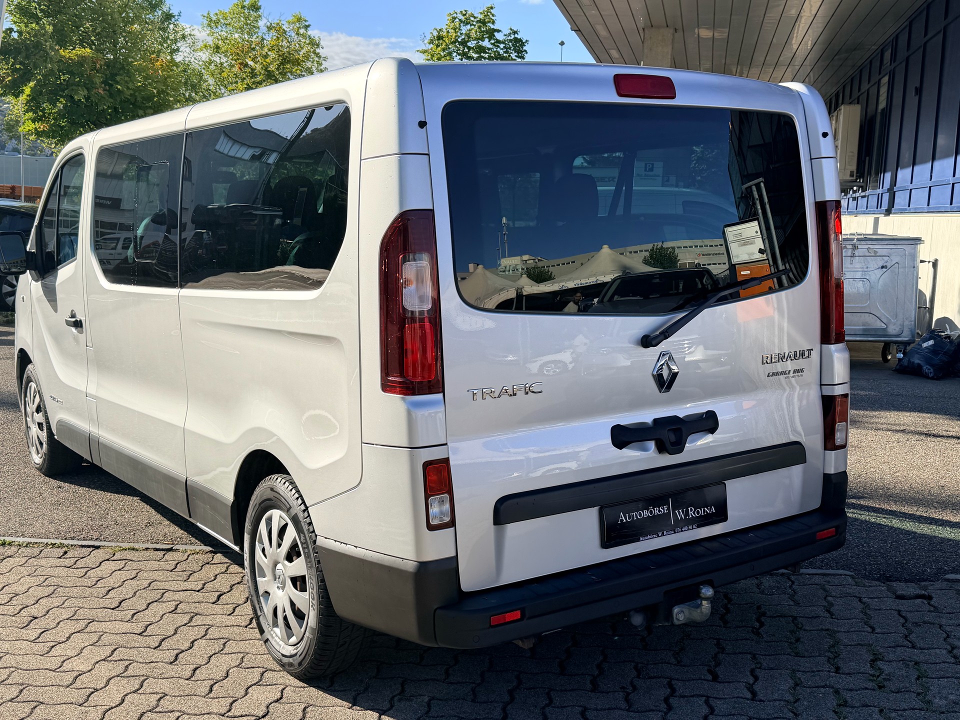 RENAULT Trafic ENERGY dCi 145 Grand Passenger Expression-image-4