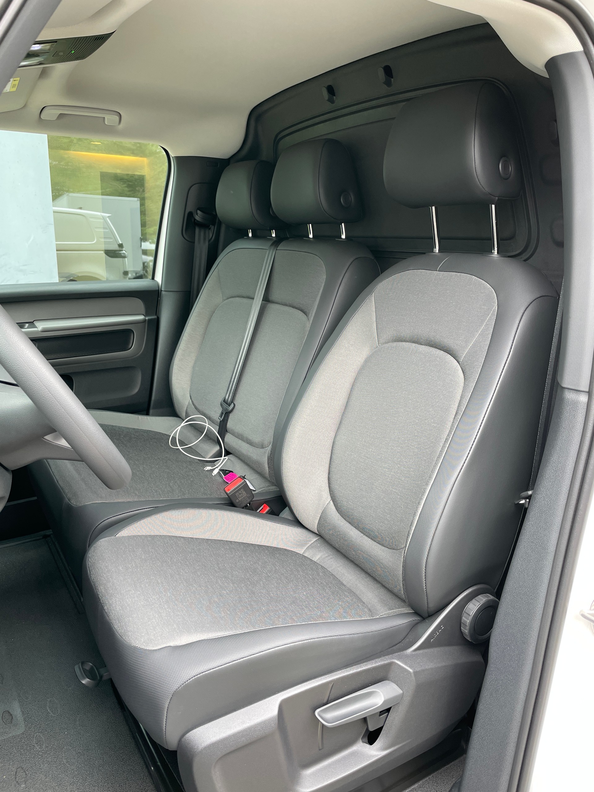 VW ID. Buzz Cargo-image-13