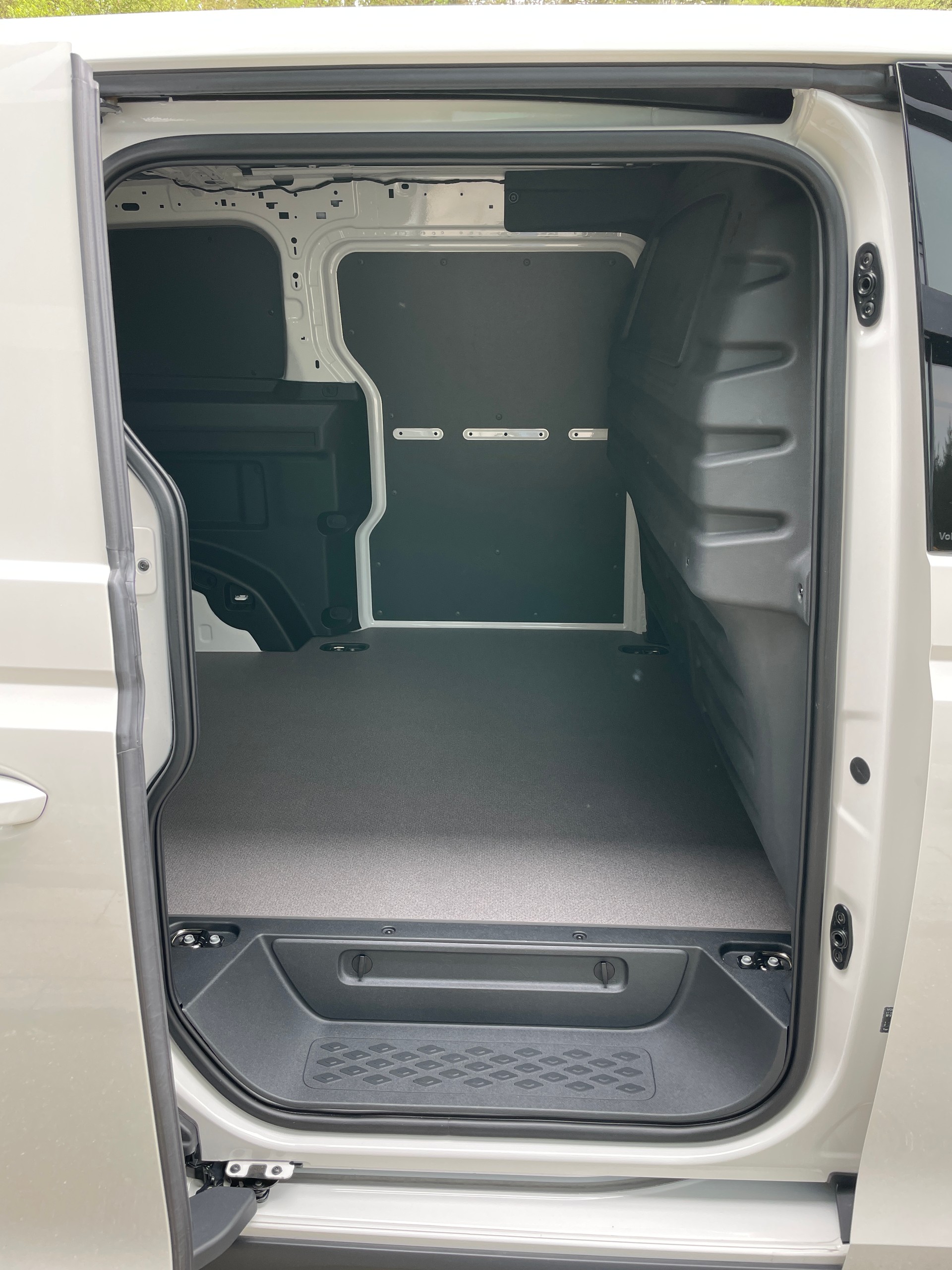 VW ID. Buzz Cargo-showroom-element-3