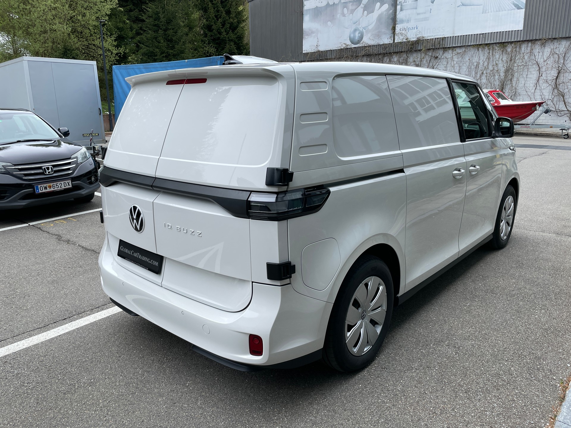 VW ID. Buzz Cargo-image-4