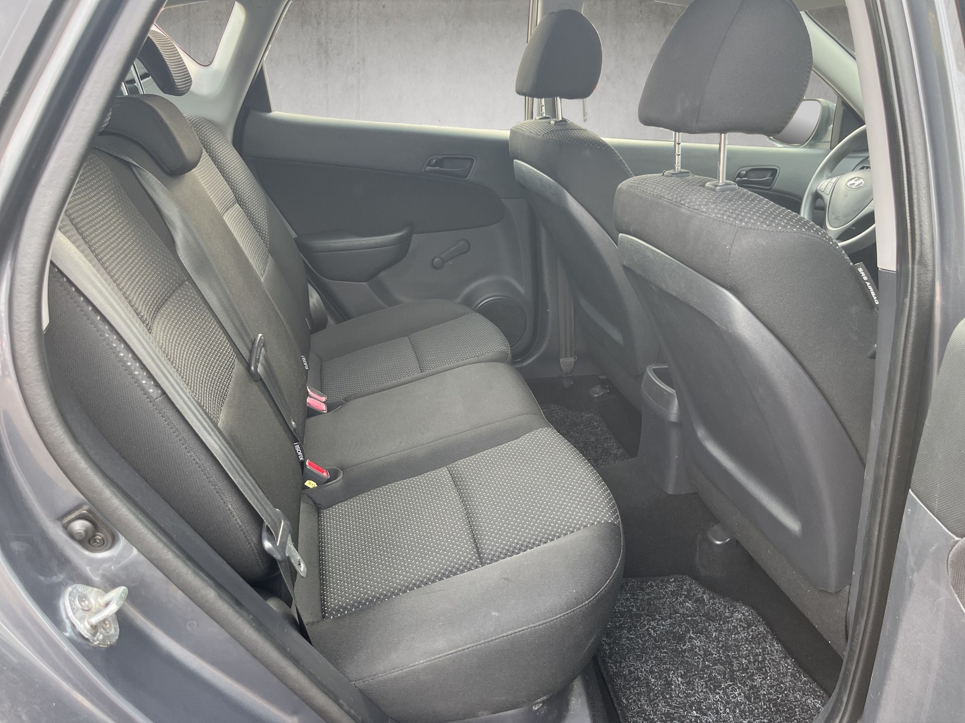 HYUNDAI i30 1.4 Comfort-image-12
