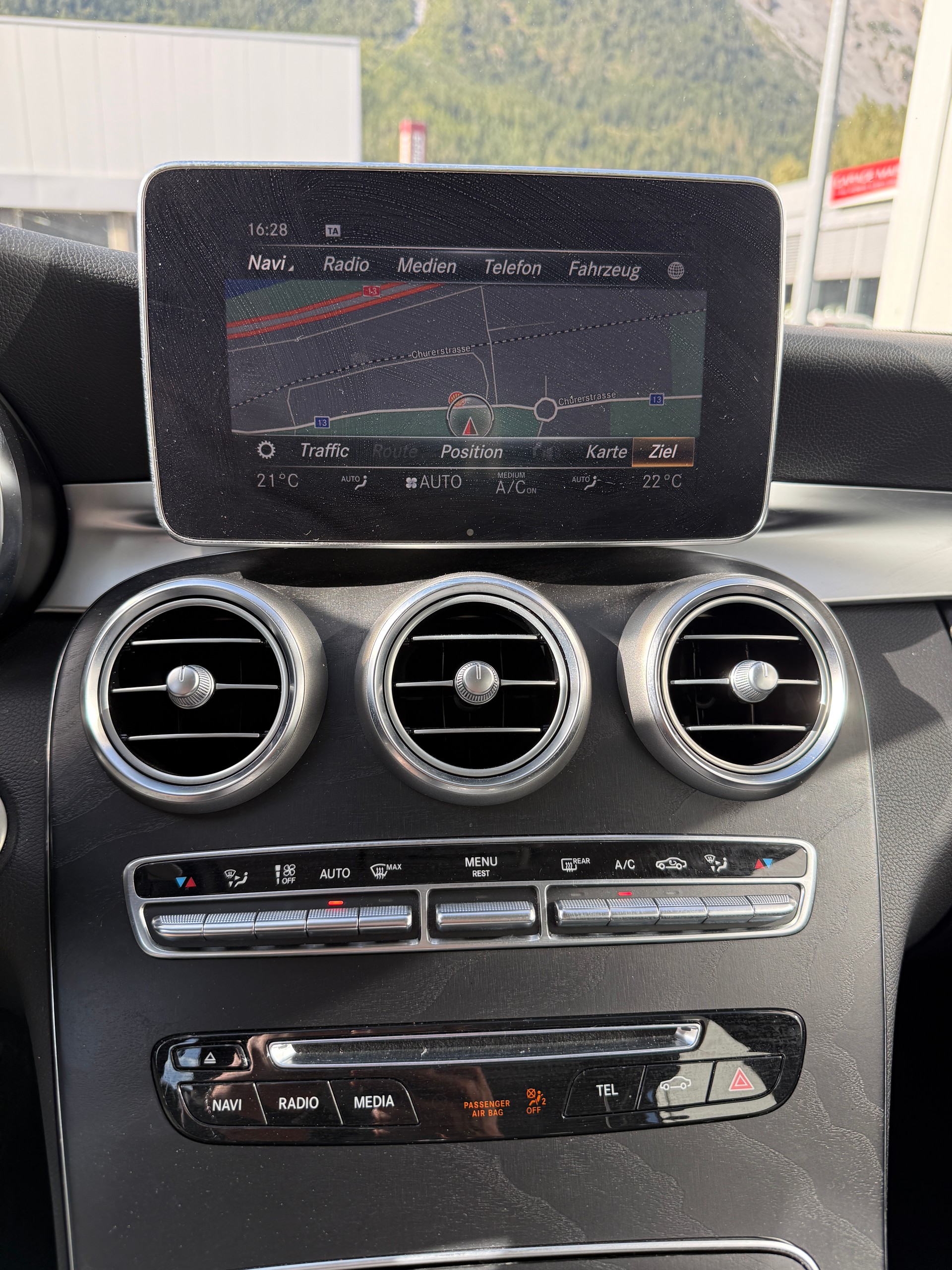 MERCEDES-BENZ C 400 Avantgarde 4Matic 9G-Tronic-image-17