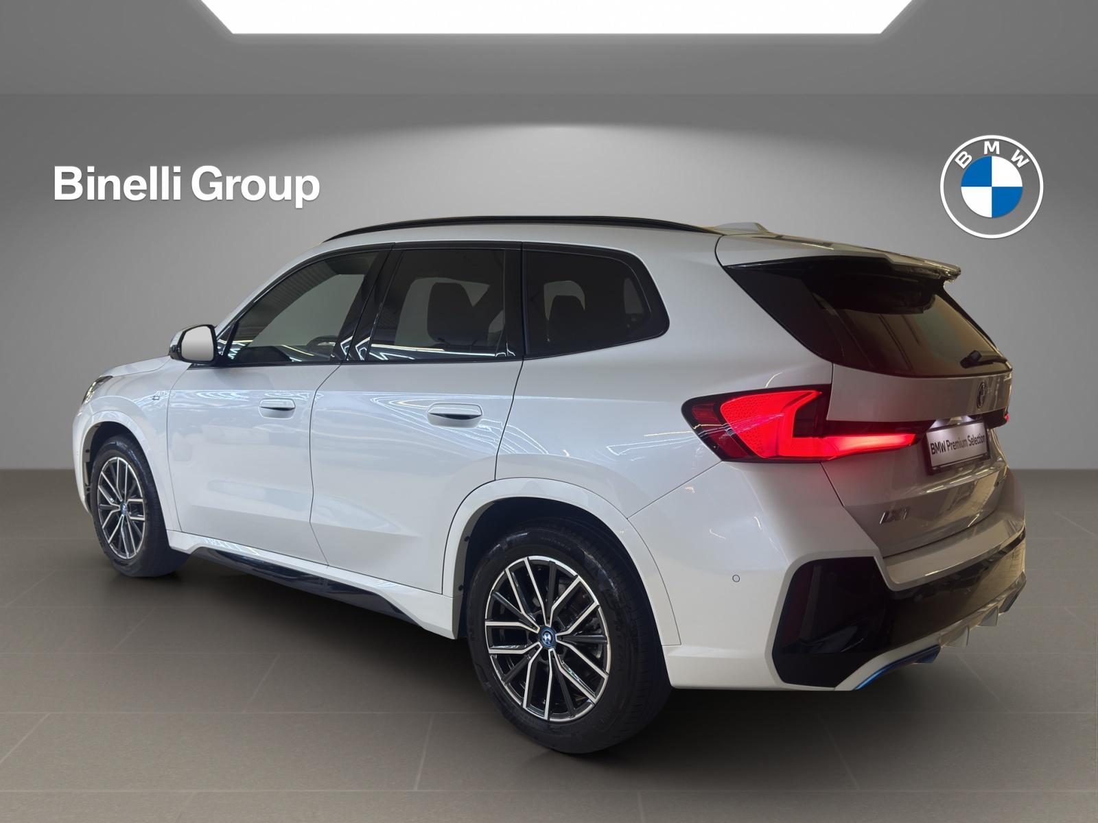 BMW iX1 30 xDrive M-SportPaket-showroom-element-3