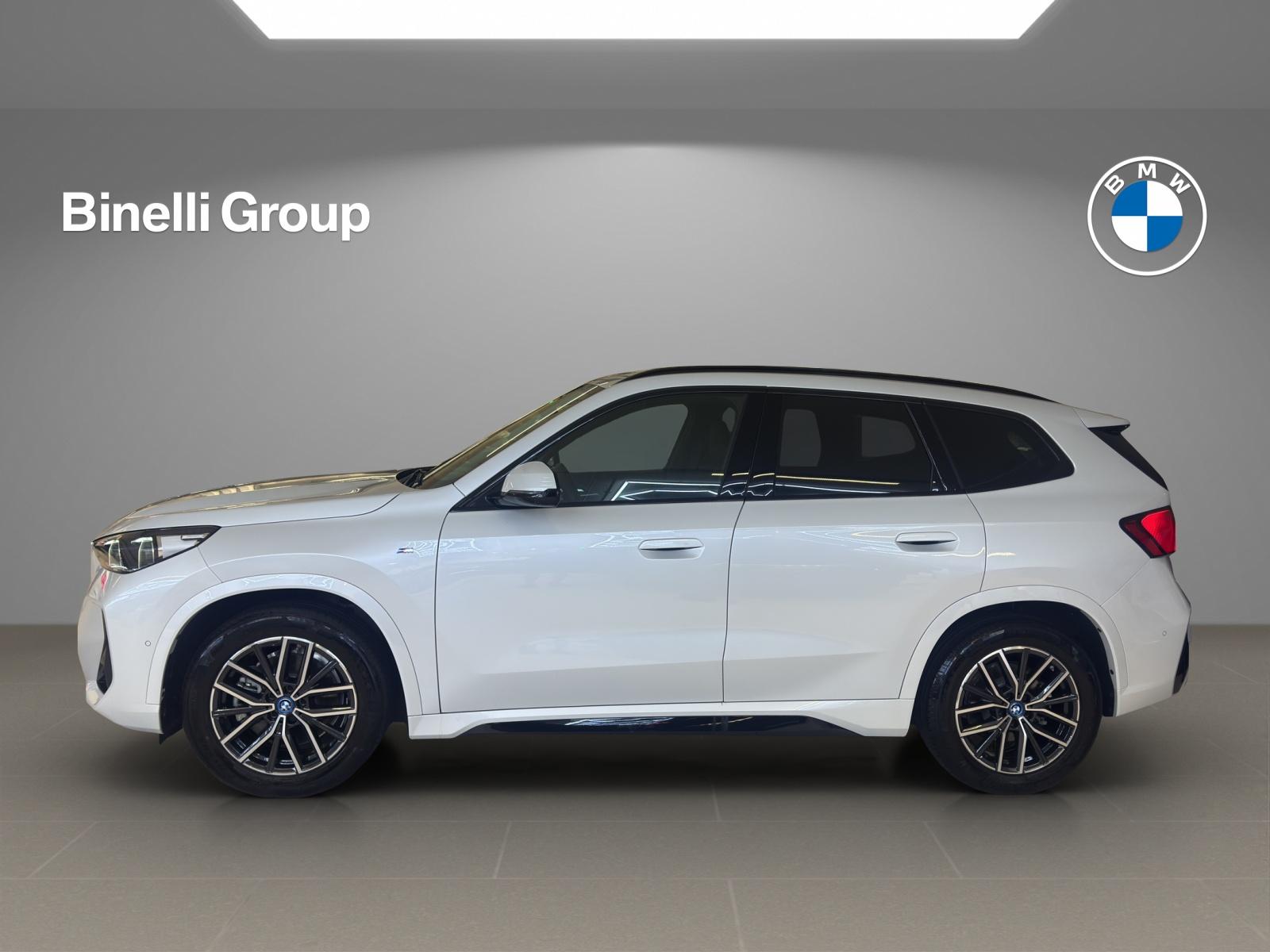 BMW iX1 30 xDrive M-SportPaket-showroom-element-2