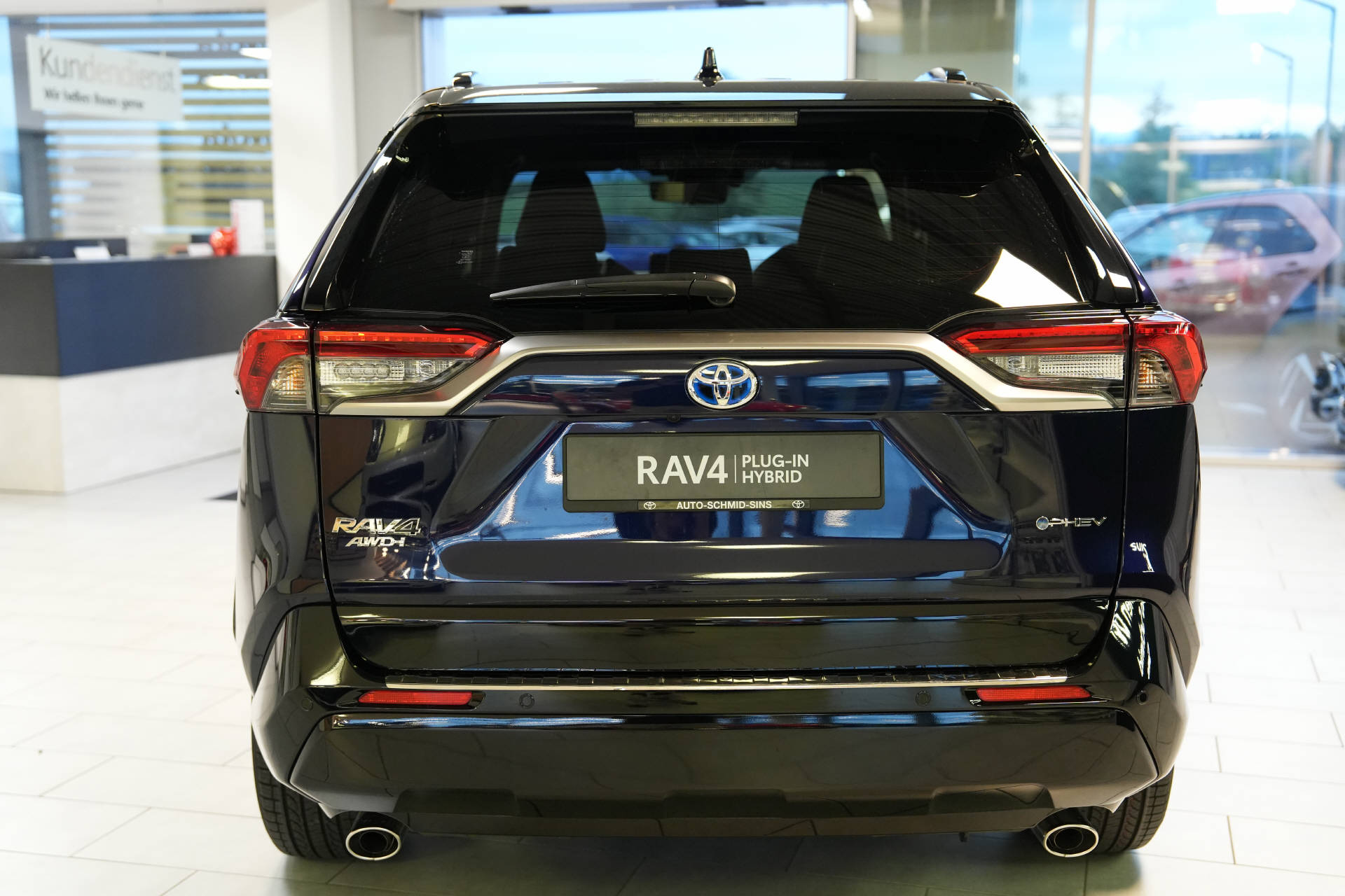 TOYOTA RAV-4 2.5 Plug-In-Hybrid Platinum-showroom-element-2