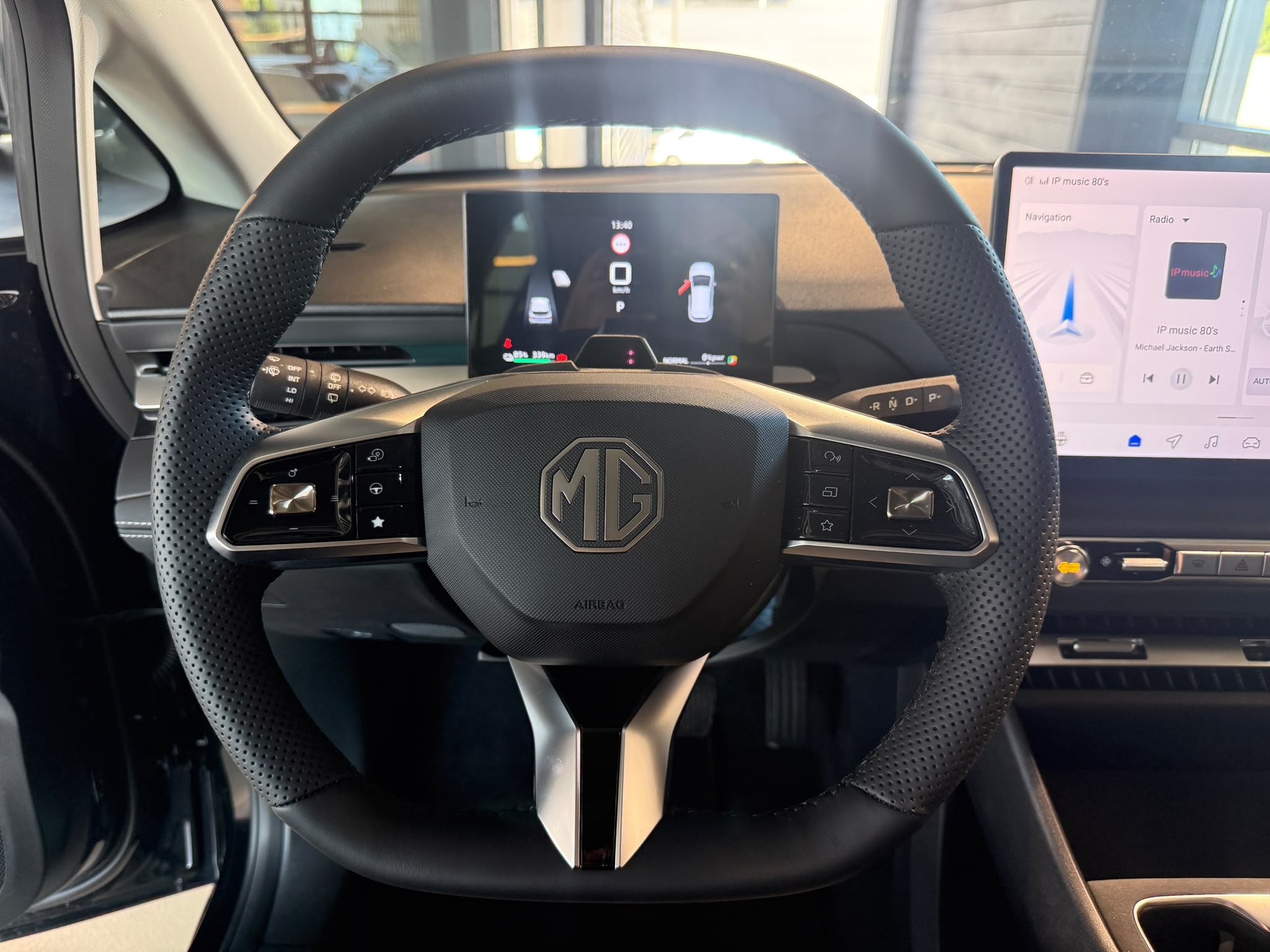 MG MG4 Urban 54 kWh Premium-image-13