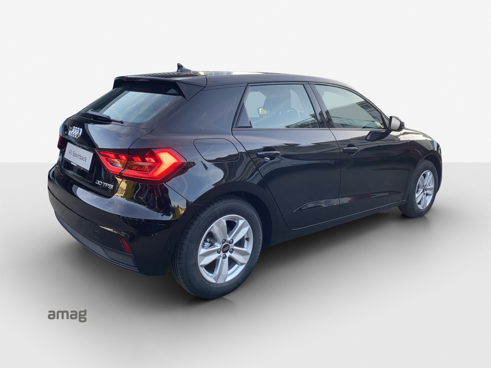AUDI A1 Sportback 30 TFSI Attraction S-tronic-image-4