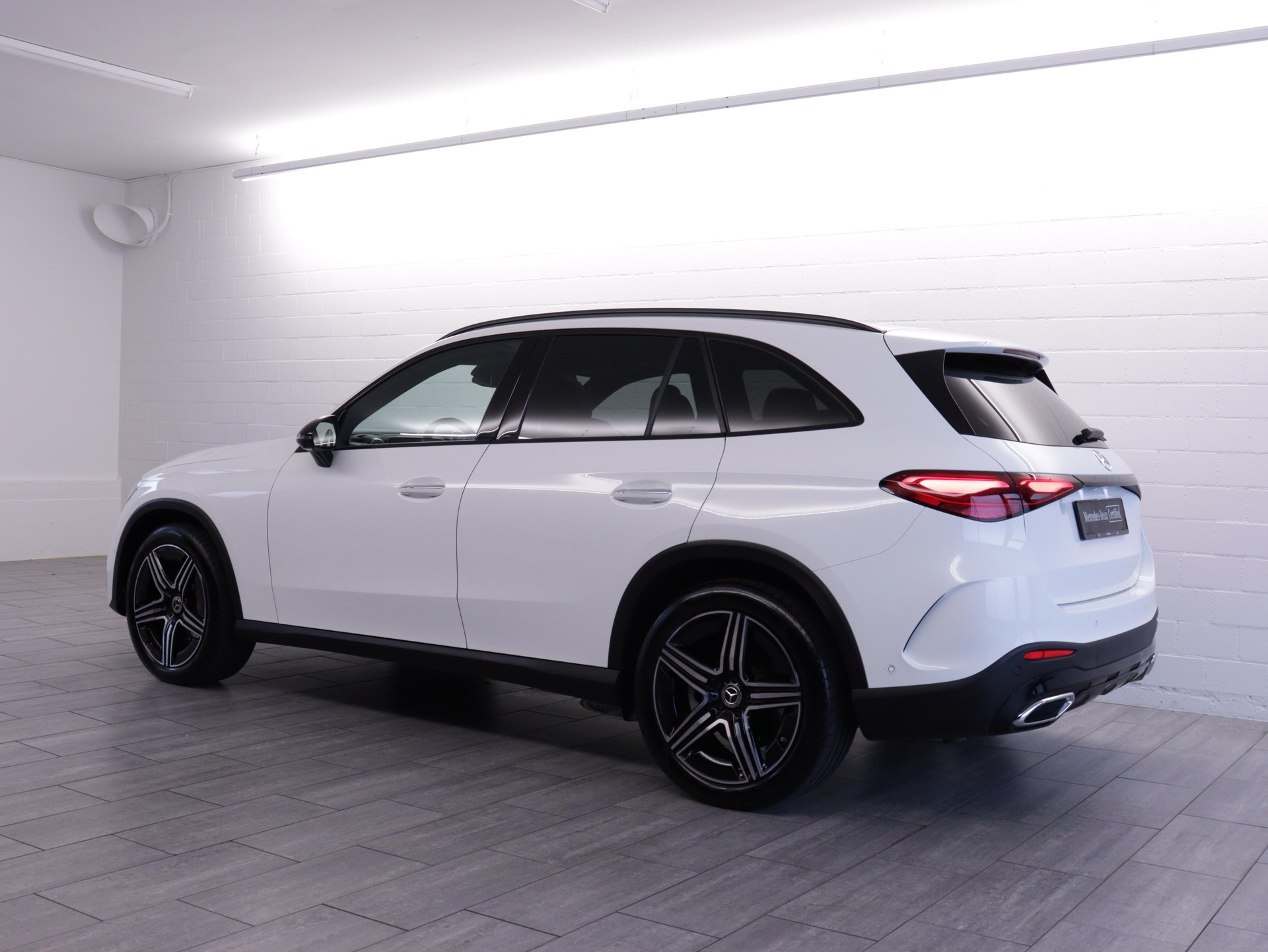 MERCEDES-BENZ GLC 220 d AMG Line 4matic-showroom-element-2
