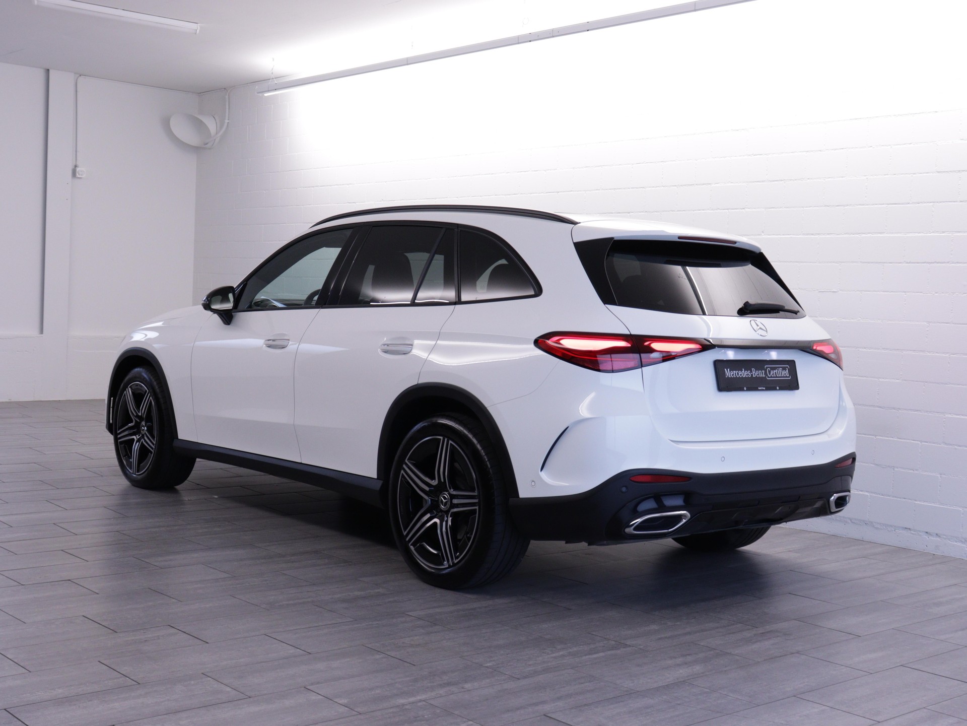 MERCEDES-BENZ GLC 220 d AMG Line 4matic-showroom-element-3