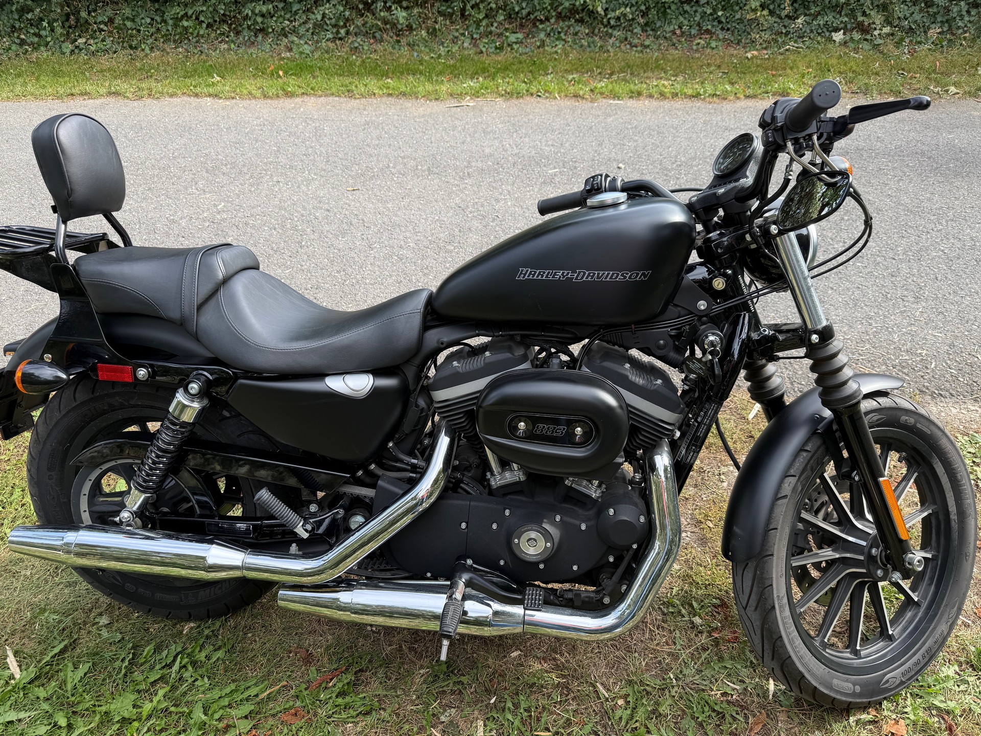 HARLEY-DAVIDSON XL 883 N Sportster Iron-image-3