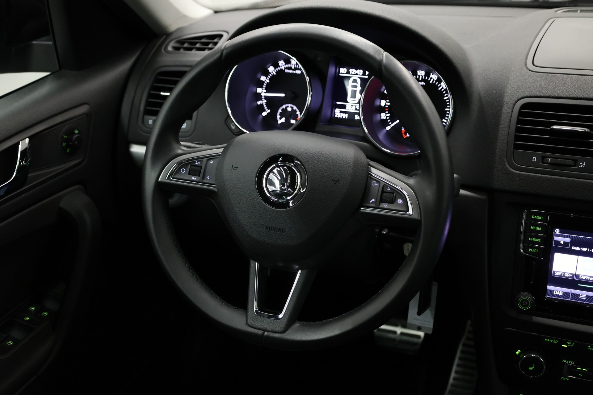 SKODA Yeti Outdoor 2.0 TDI 150 Ambition 4x4 DSG-image-18