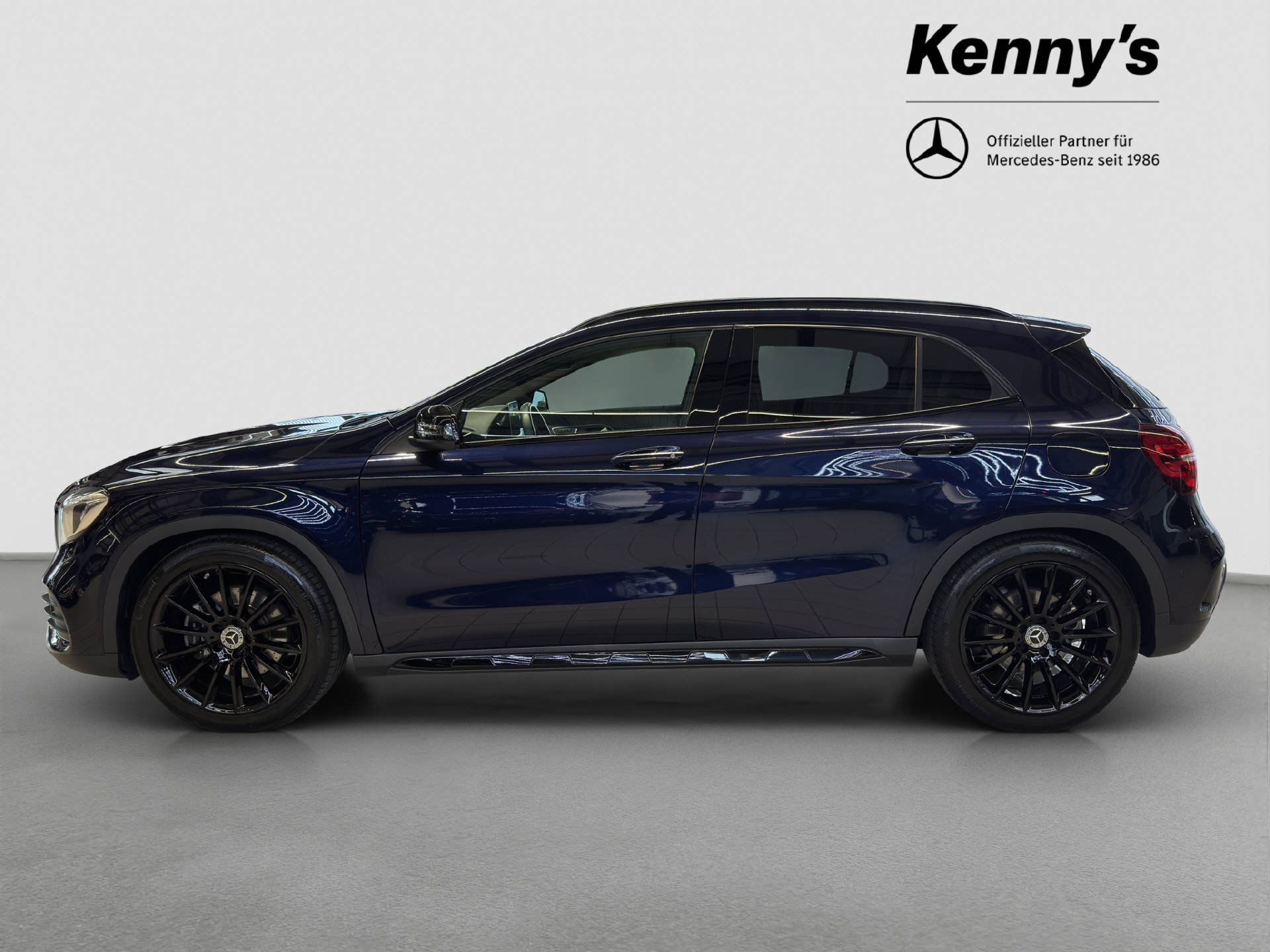 MERCEDES-BENZ GLA 250-showroom-element-2