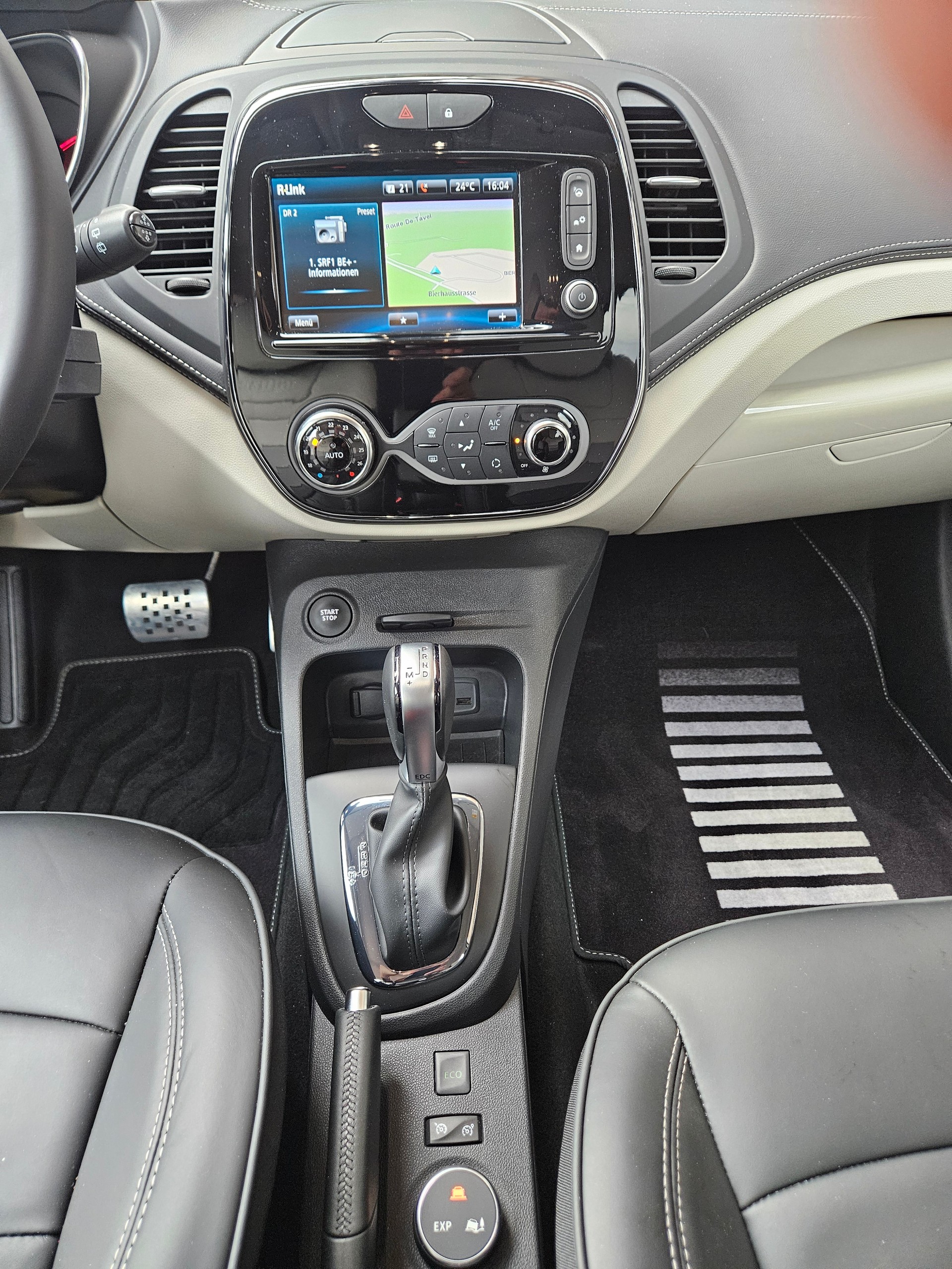 RENAULT Captur 1.2 T 16V Initiale Paris EDC-image-10