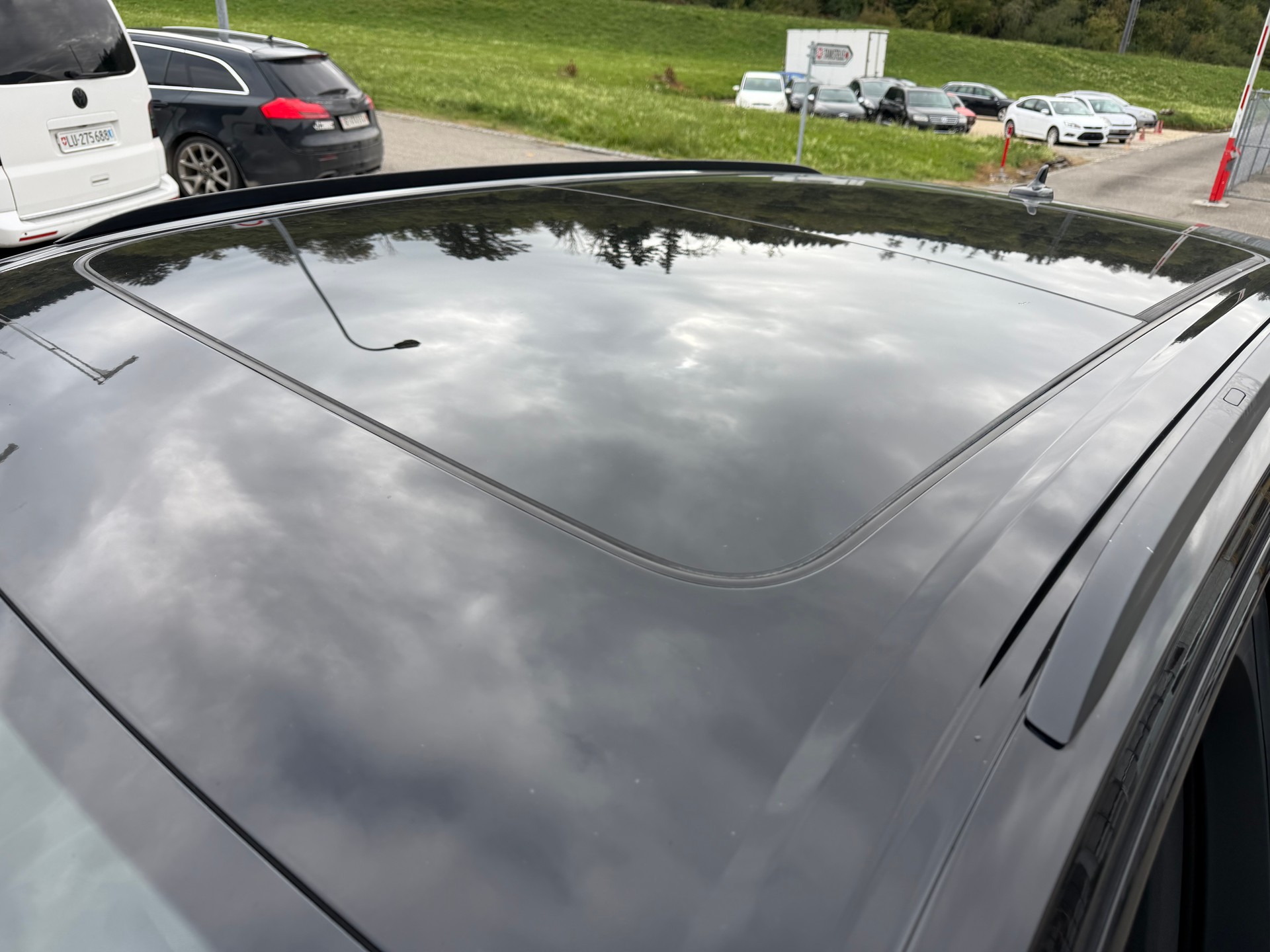 AUDI S-LINE !! Q7 3.0 TFSI " 2018" QUATTRO MIT 7 SITZPLÄTZE" TIPTRONIC 333 PS BENZIN. AB MFK. AB SERVICE. MIT AHK 3500 KG .-image-17
