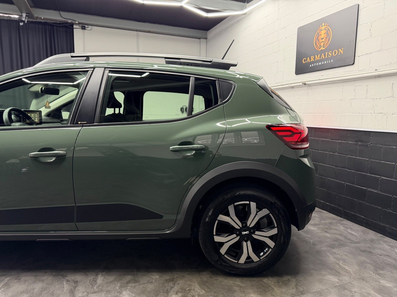 DACIA Sandero Stepway TCe 110 Expression | CH-Auto | Rückfahrkamera | 1. Hand | Tempomat | Winter Paket-showroom-element-3