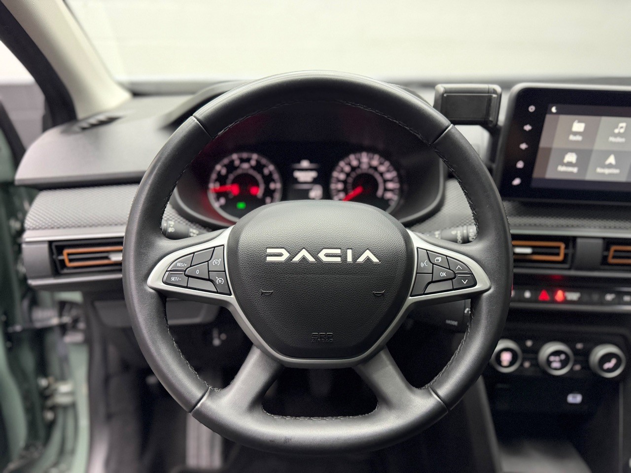 DACIA Sandero Stepway TCe 110 Expression | CH-Auto | Rückfahrkamera | 1. Hand | Tempomat | Winter Paket-image-14