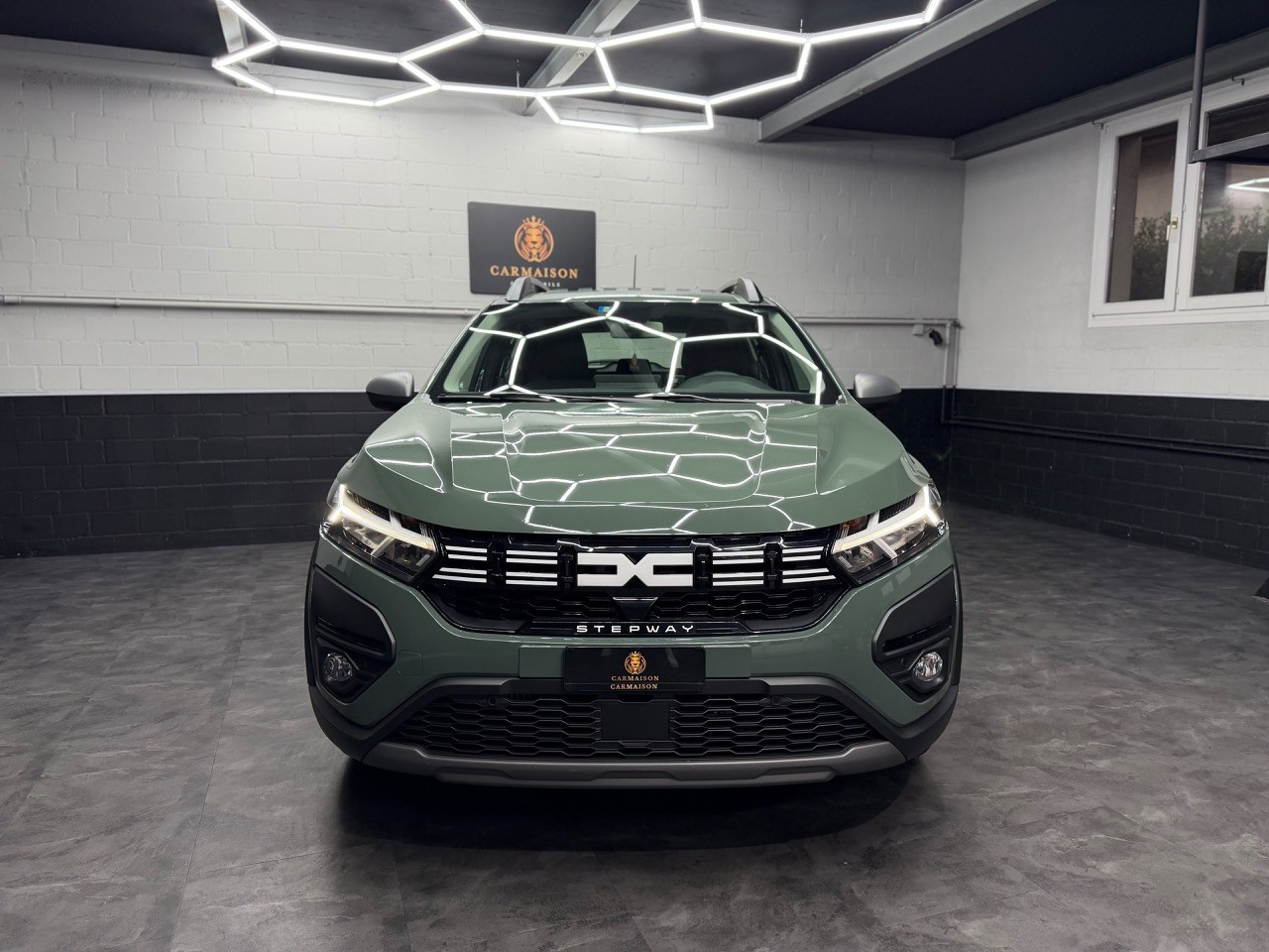 DACIA Sandero Stepway TCe 110 Expression | CH-Auto | Rückfahrkamera | 1. Hand | Tempomat | Winter Paket-showroom-element-1